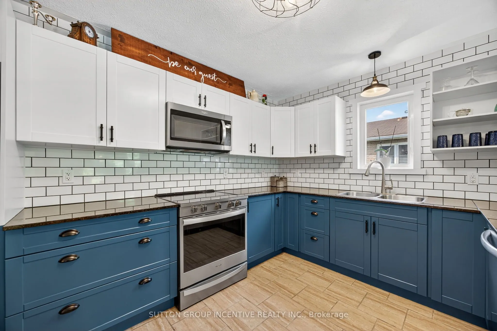 1084 Harbourview Drive