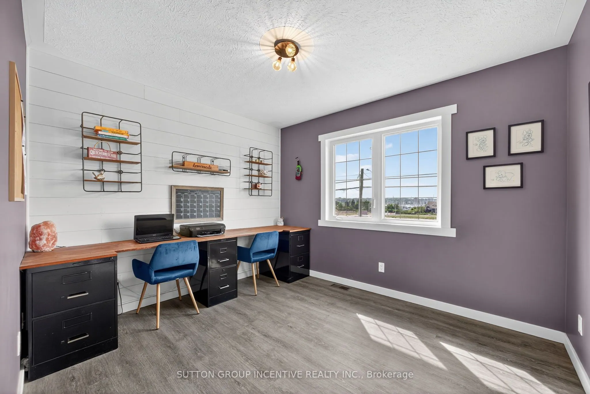 1084 Harbourview Drive