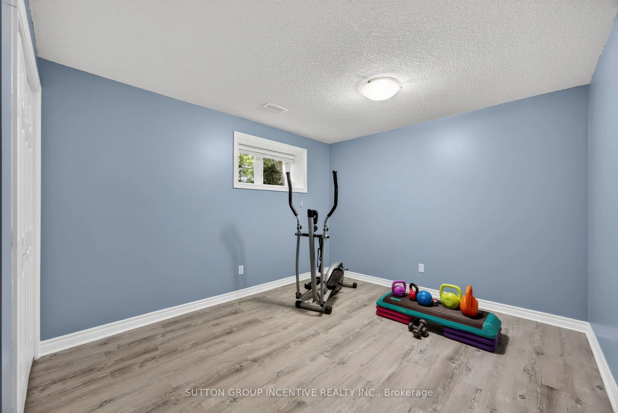 1084 Harbourview Drive