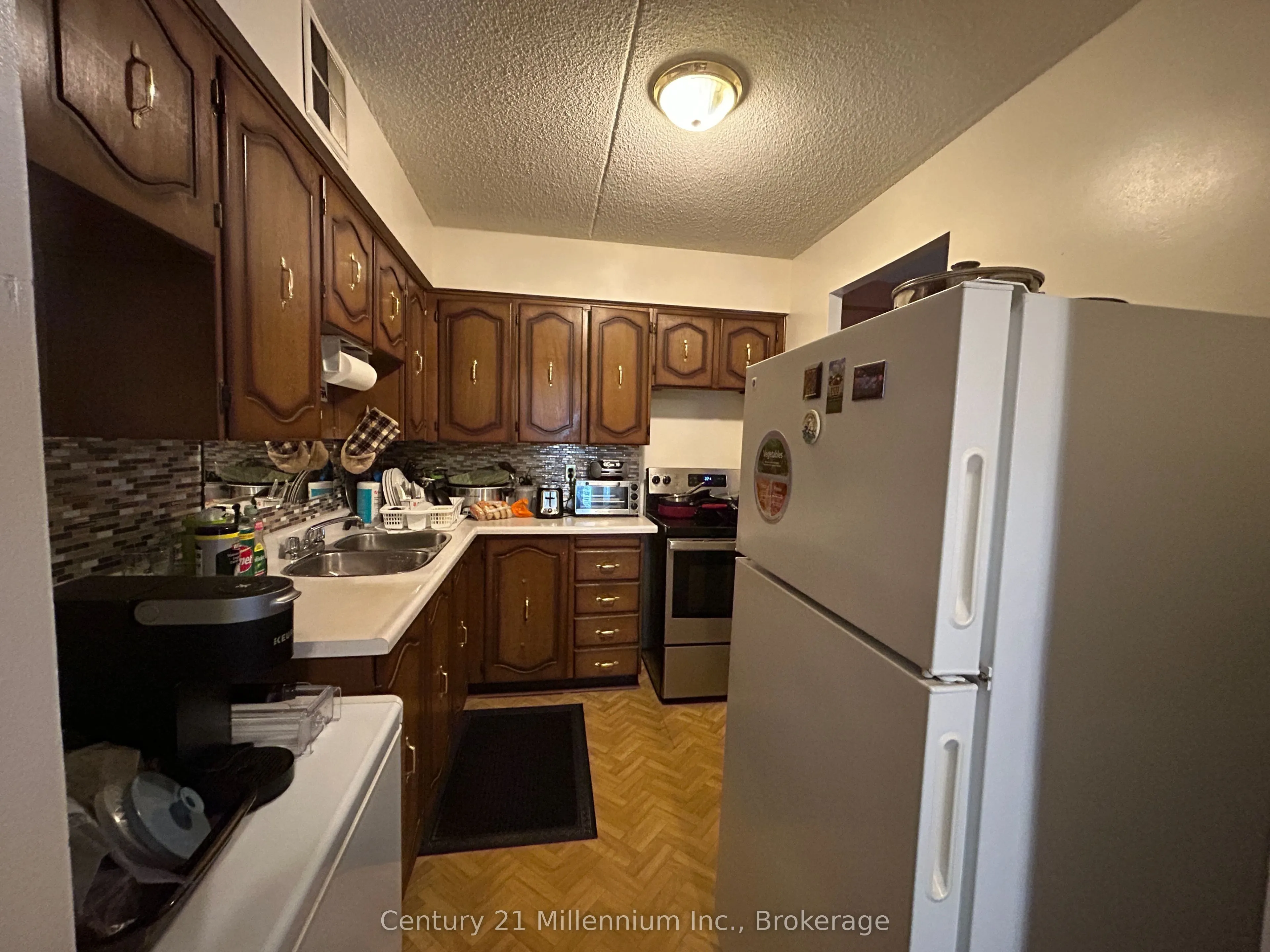 460 Ontario Street, #202