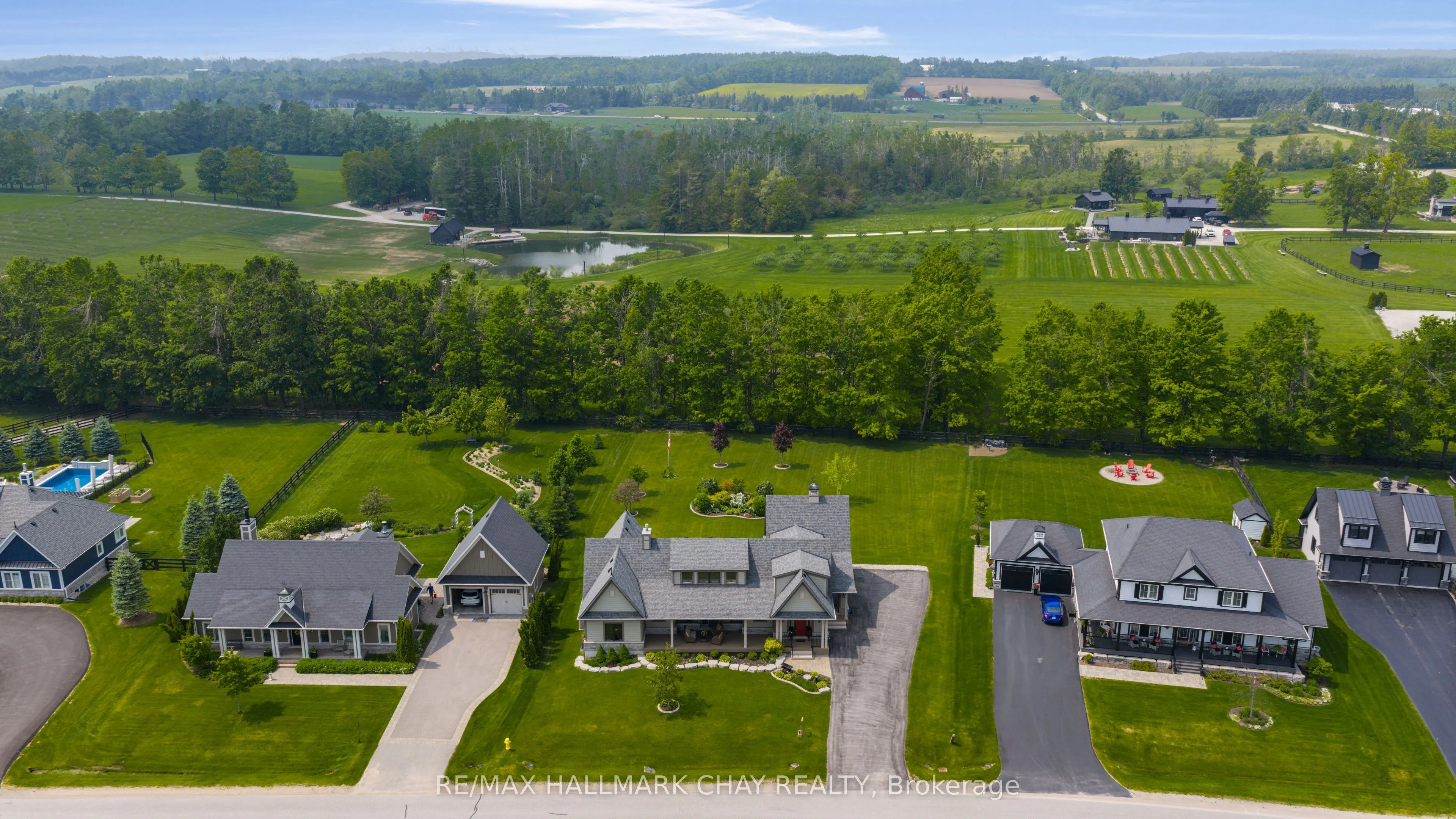 14 Georgian Grande Drive