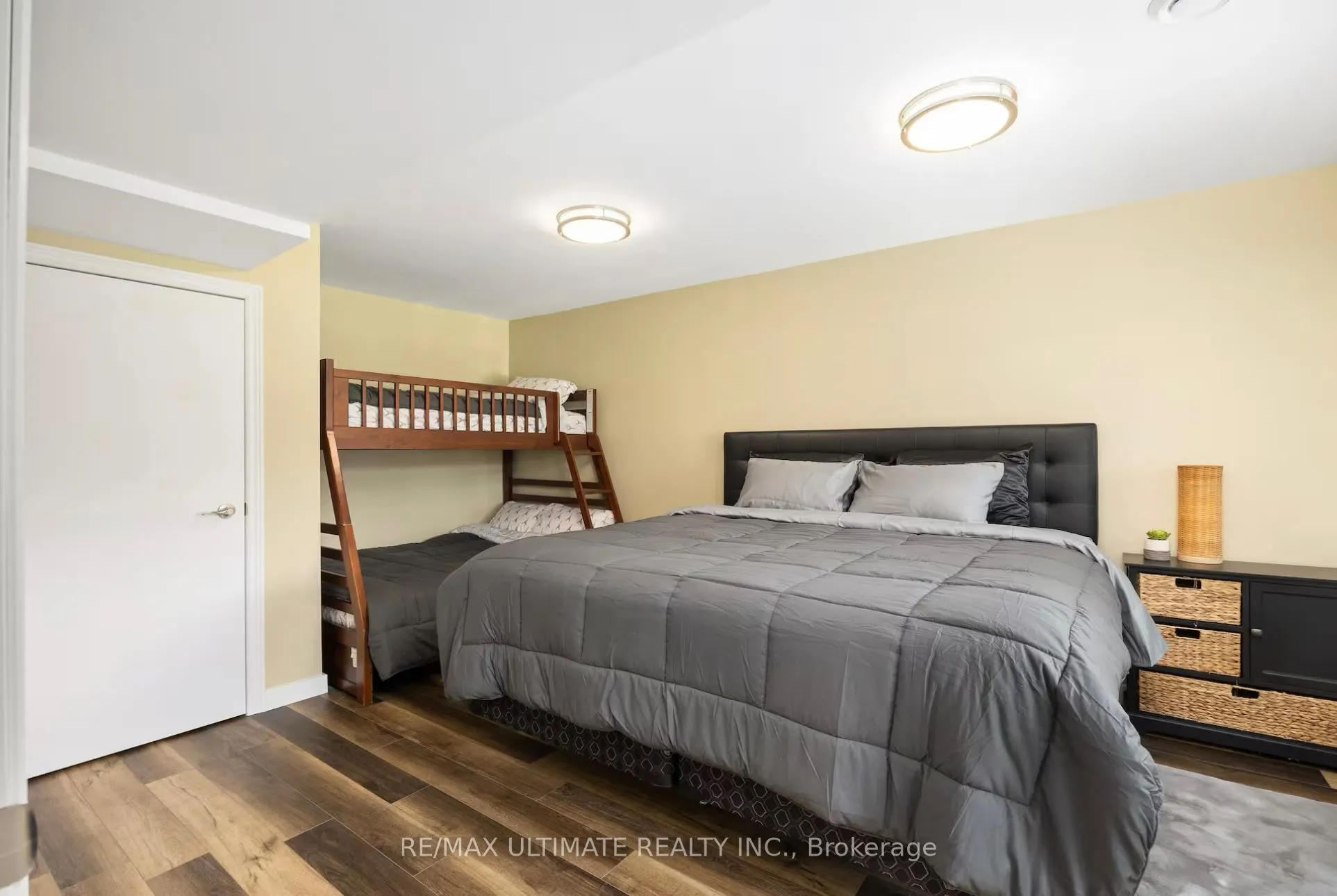 157 Farlain Lake Road W
