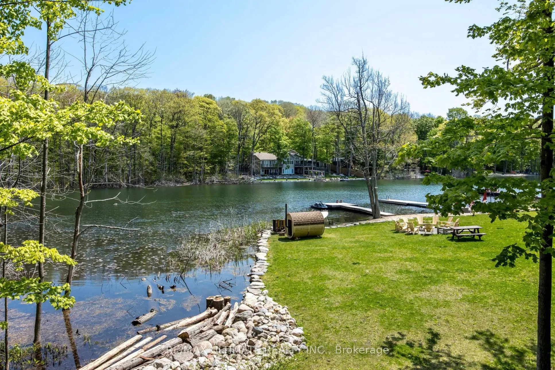 157 Farlain Lake Road W