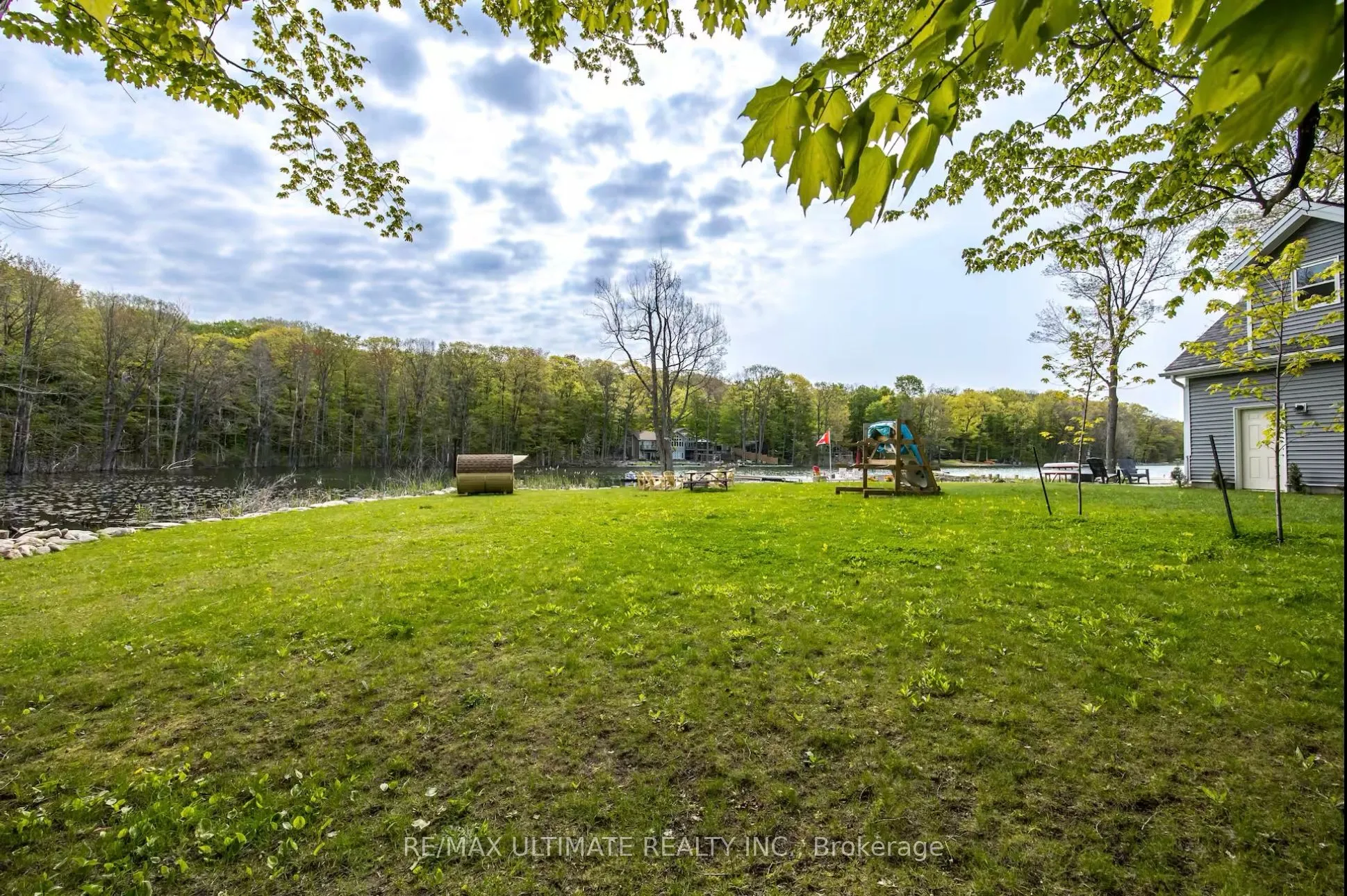 157 Farlain Lake Road W