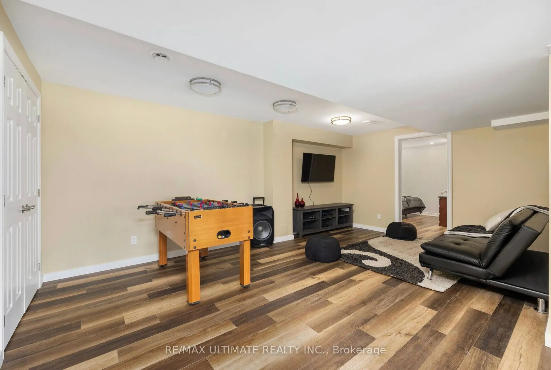 157 Farlain Lake Road W
