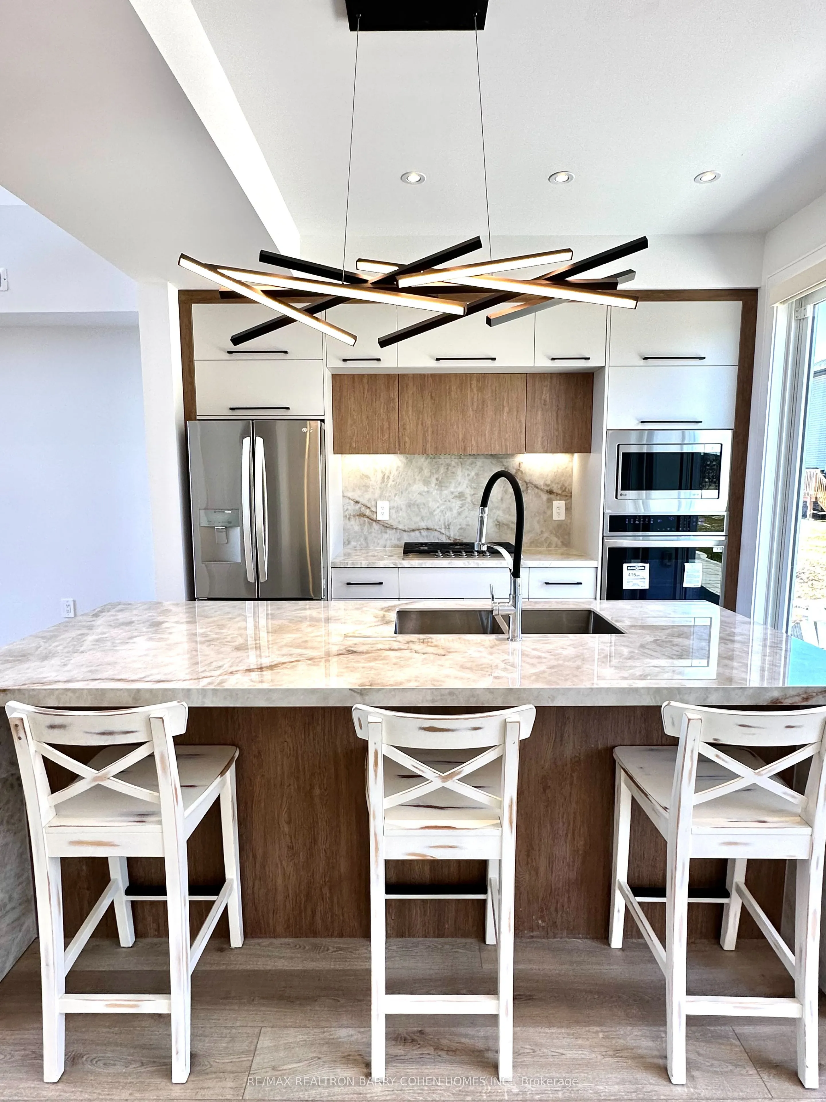 3706 Quayside Drive