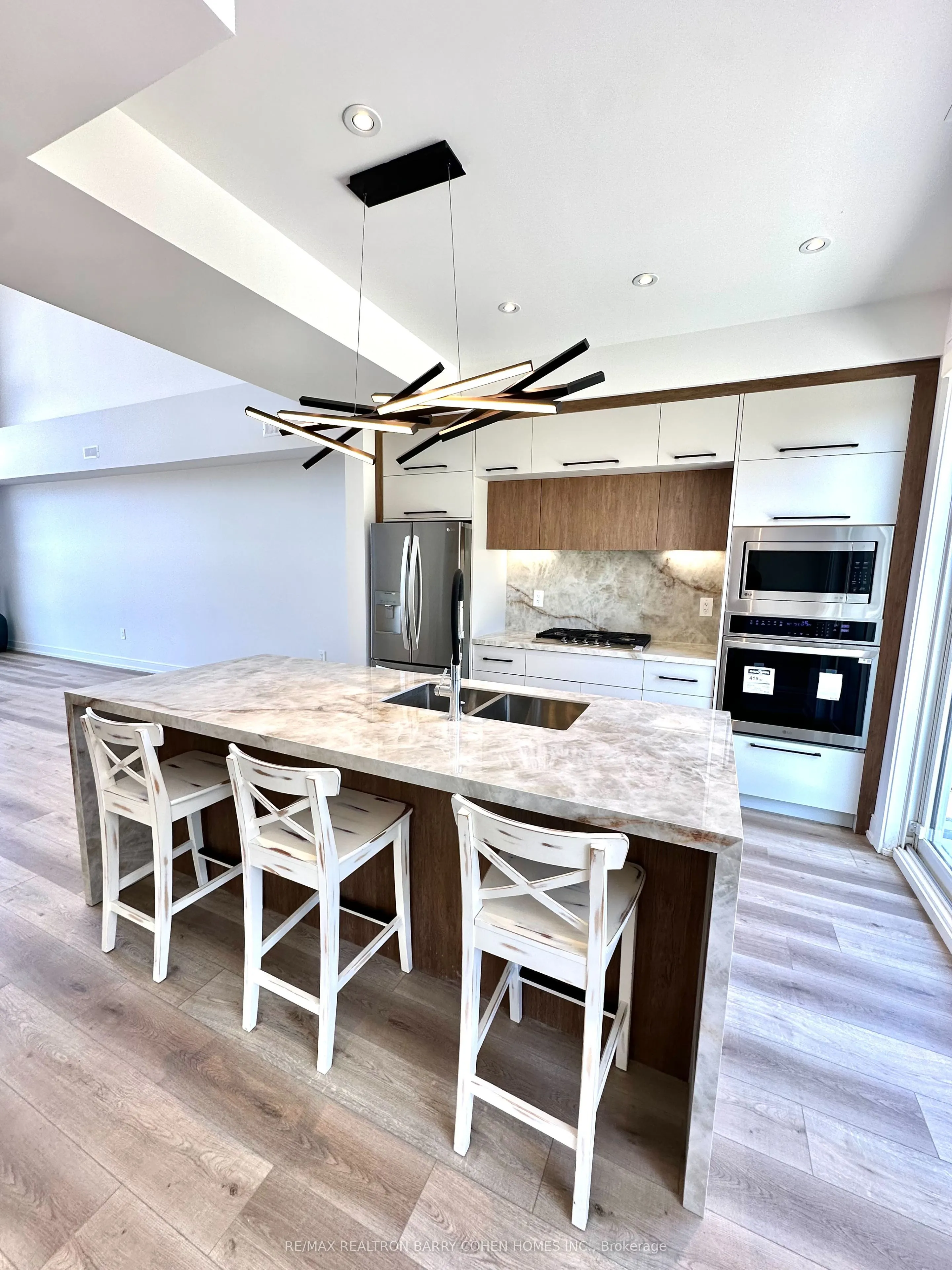 3706 Quayside Drive
