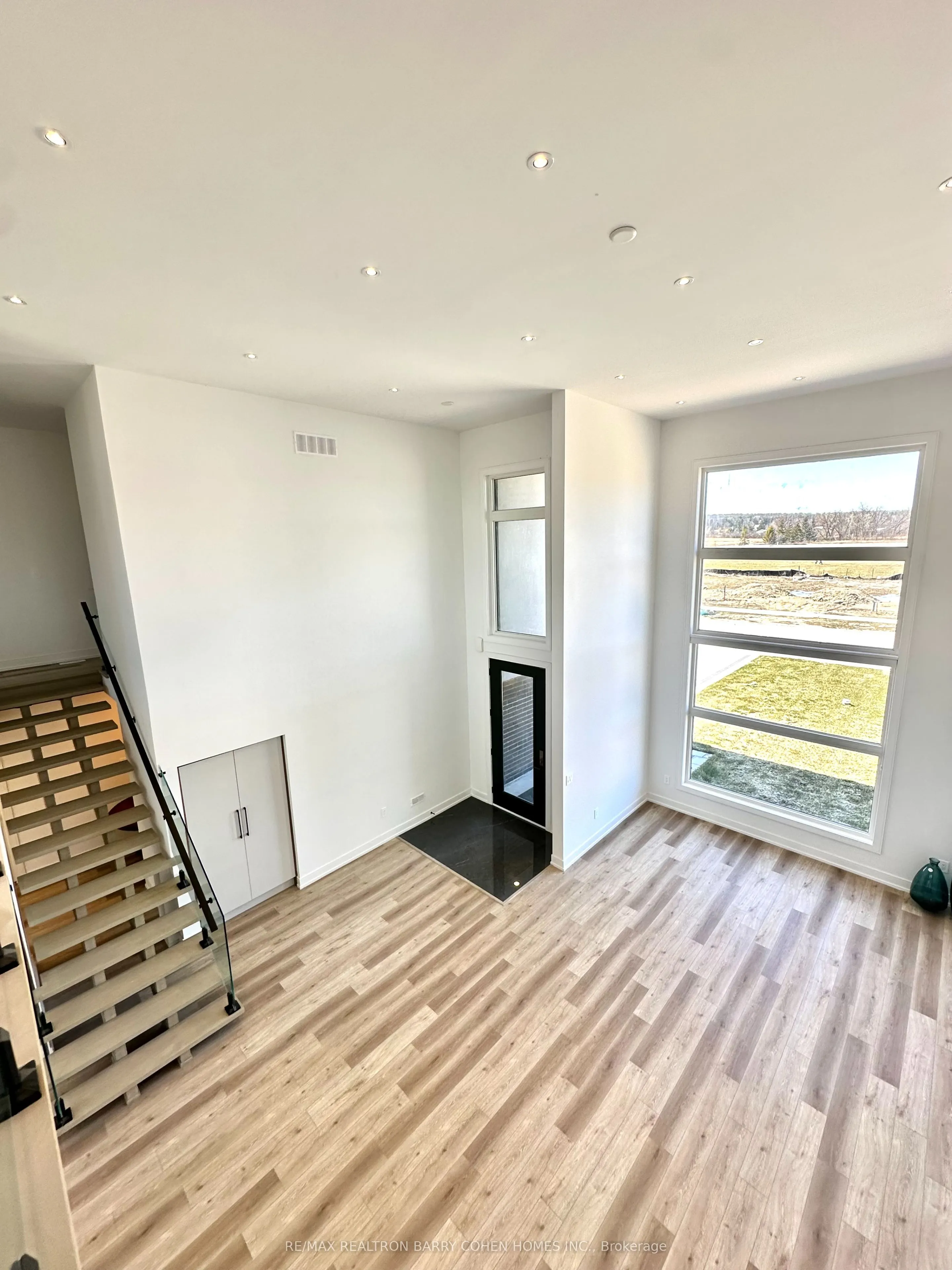 3706 Quayside Drive