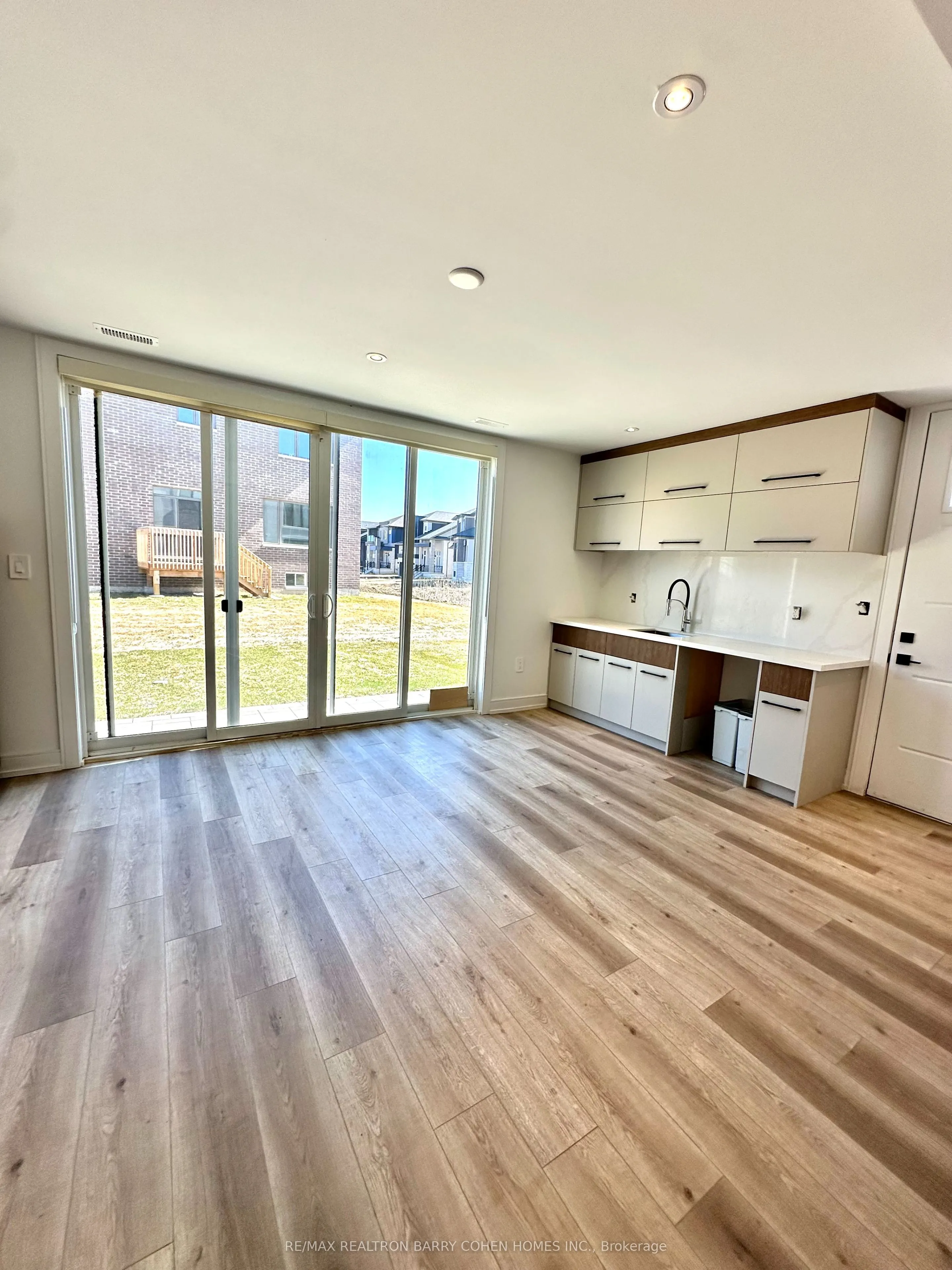 3706 Quayside Drive