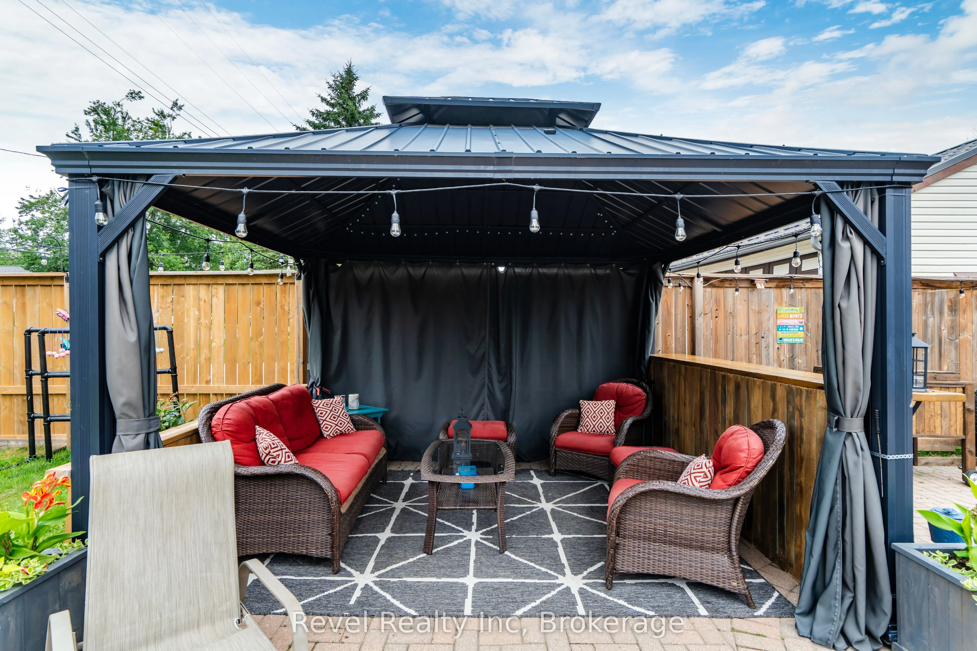 10 Jamieson Crescent