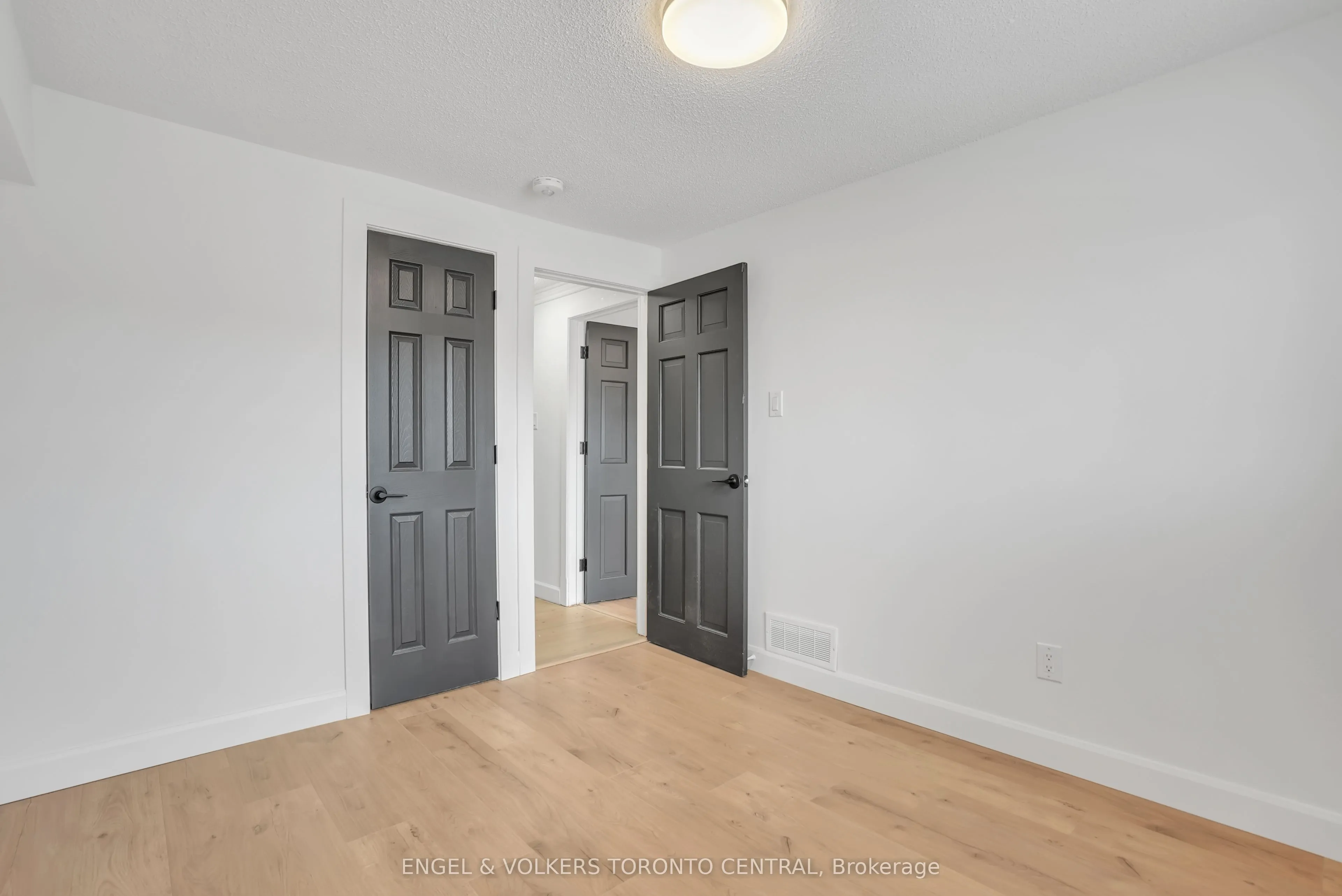 192 Edgehill Drive