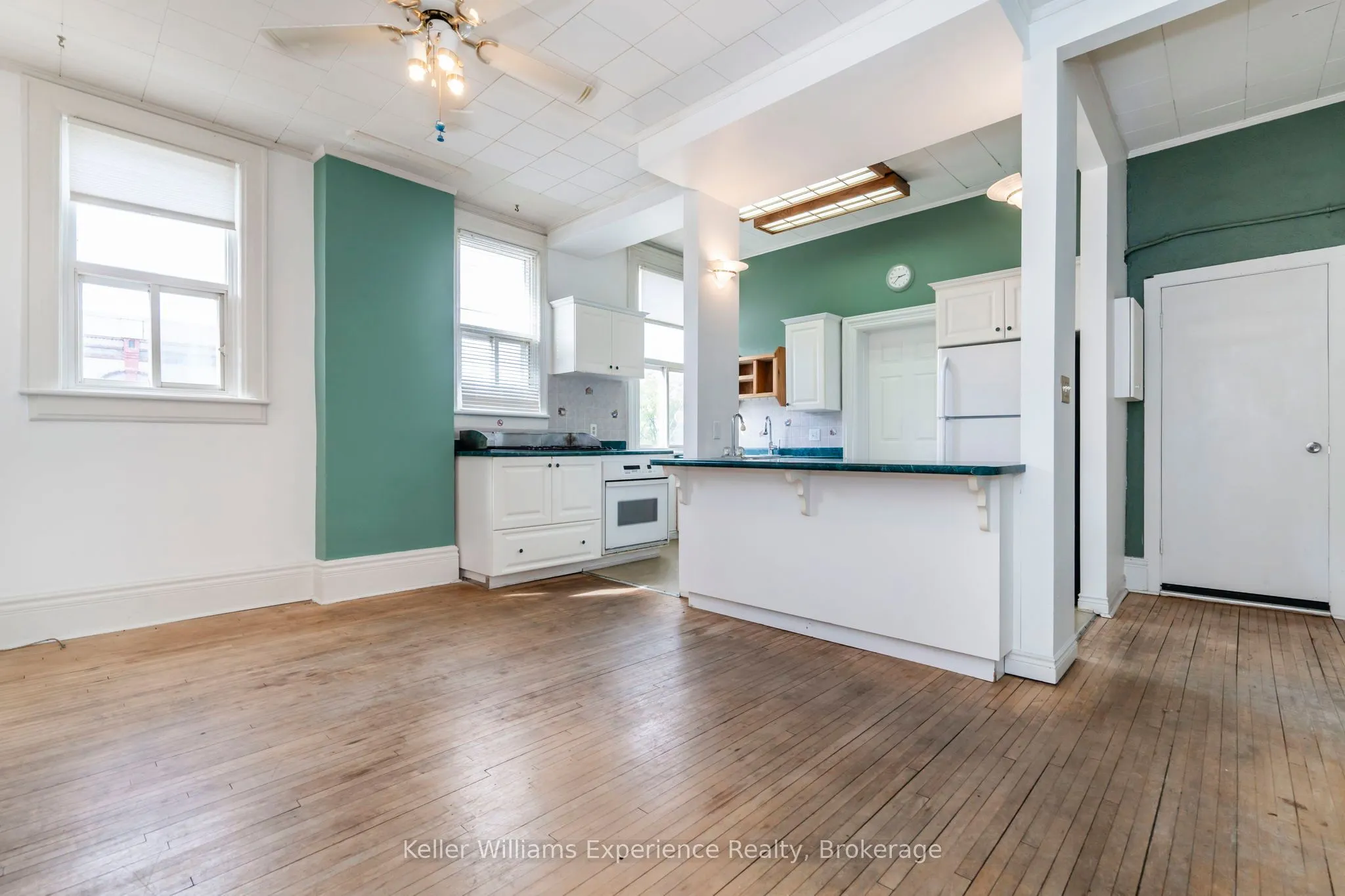 1 Simcoe Street