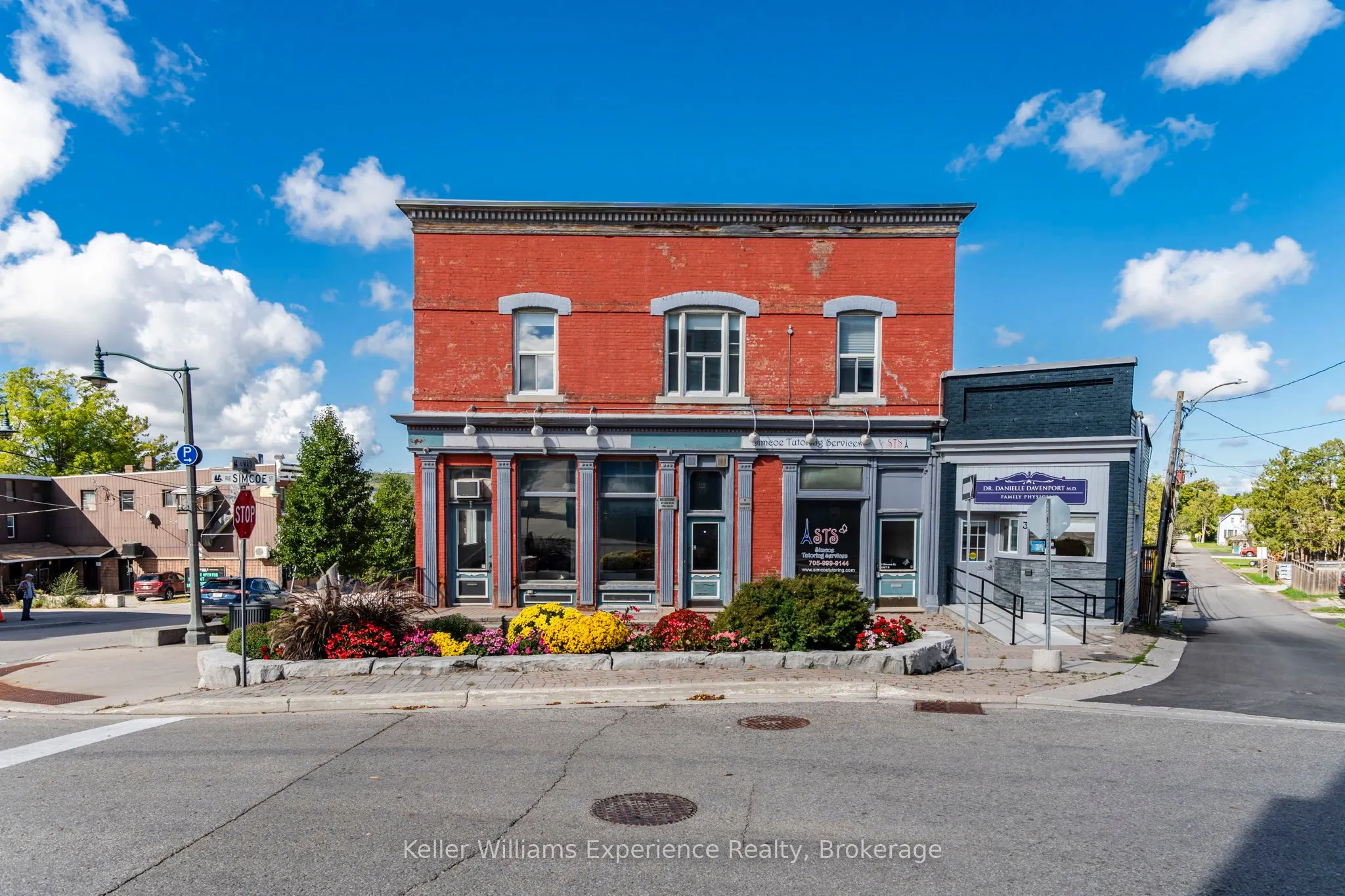 1 Simcoe Street