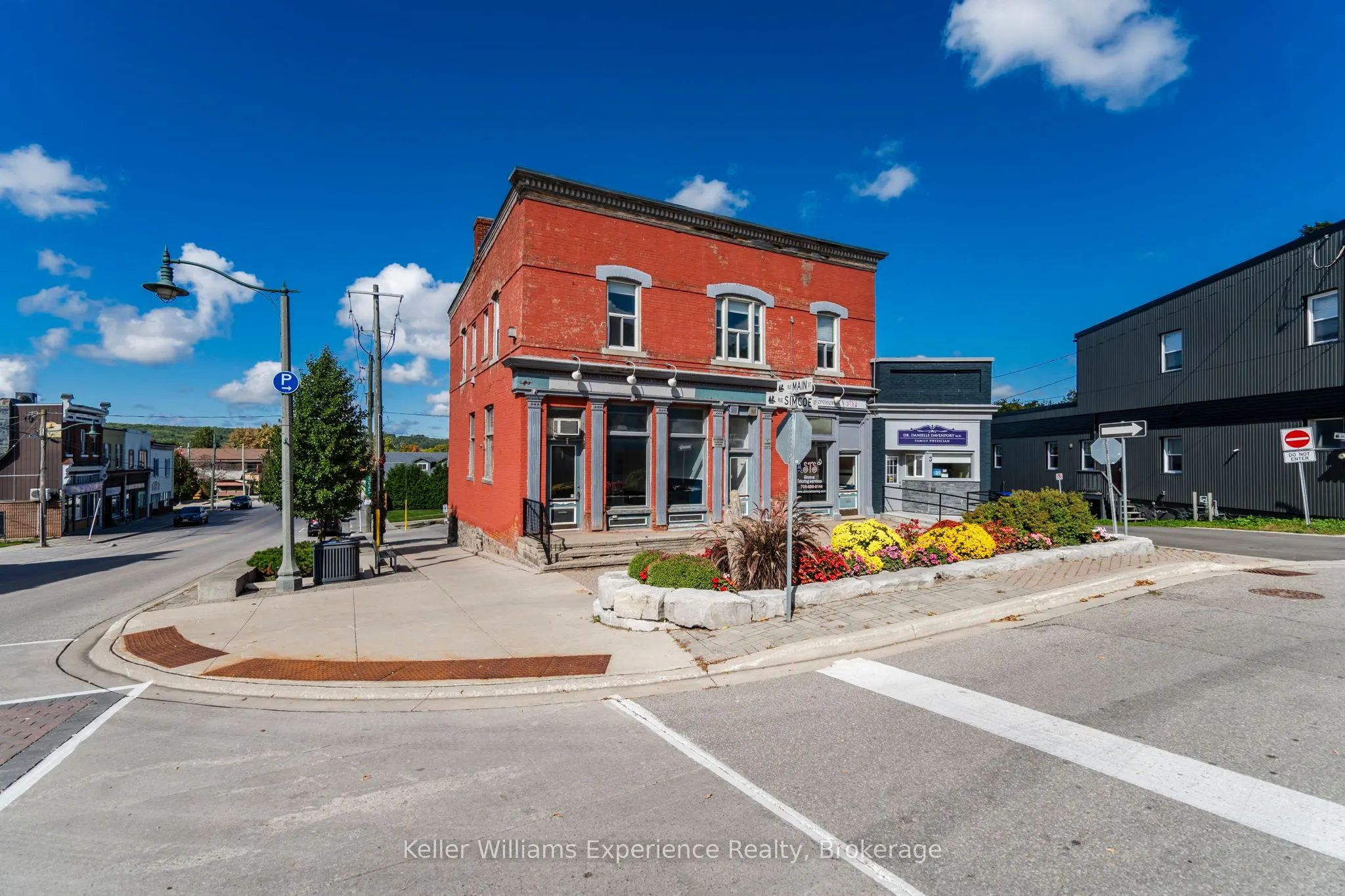 1 Simcoe Street