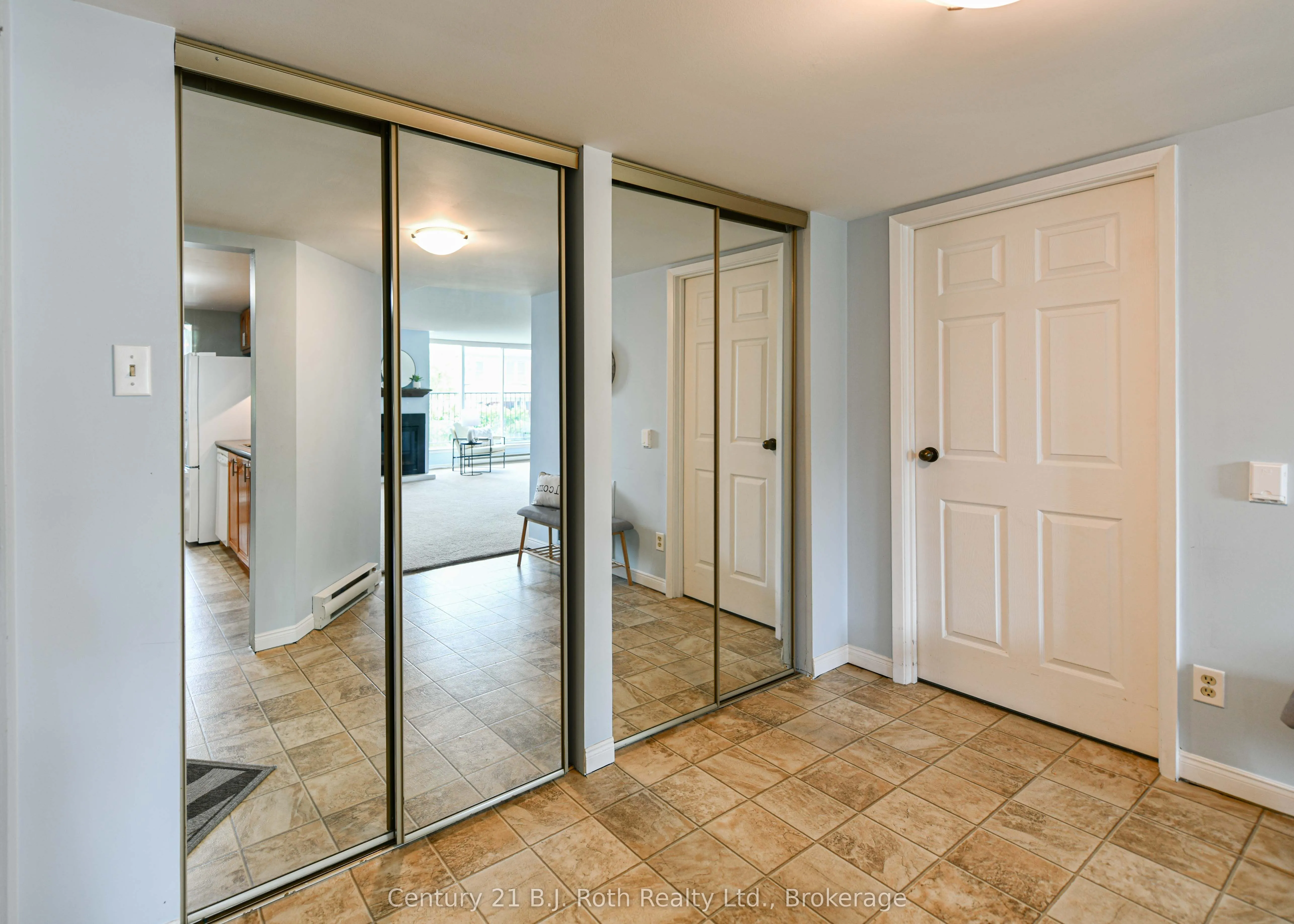 95 Matchedash Street N, #104