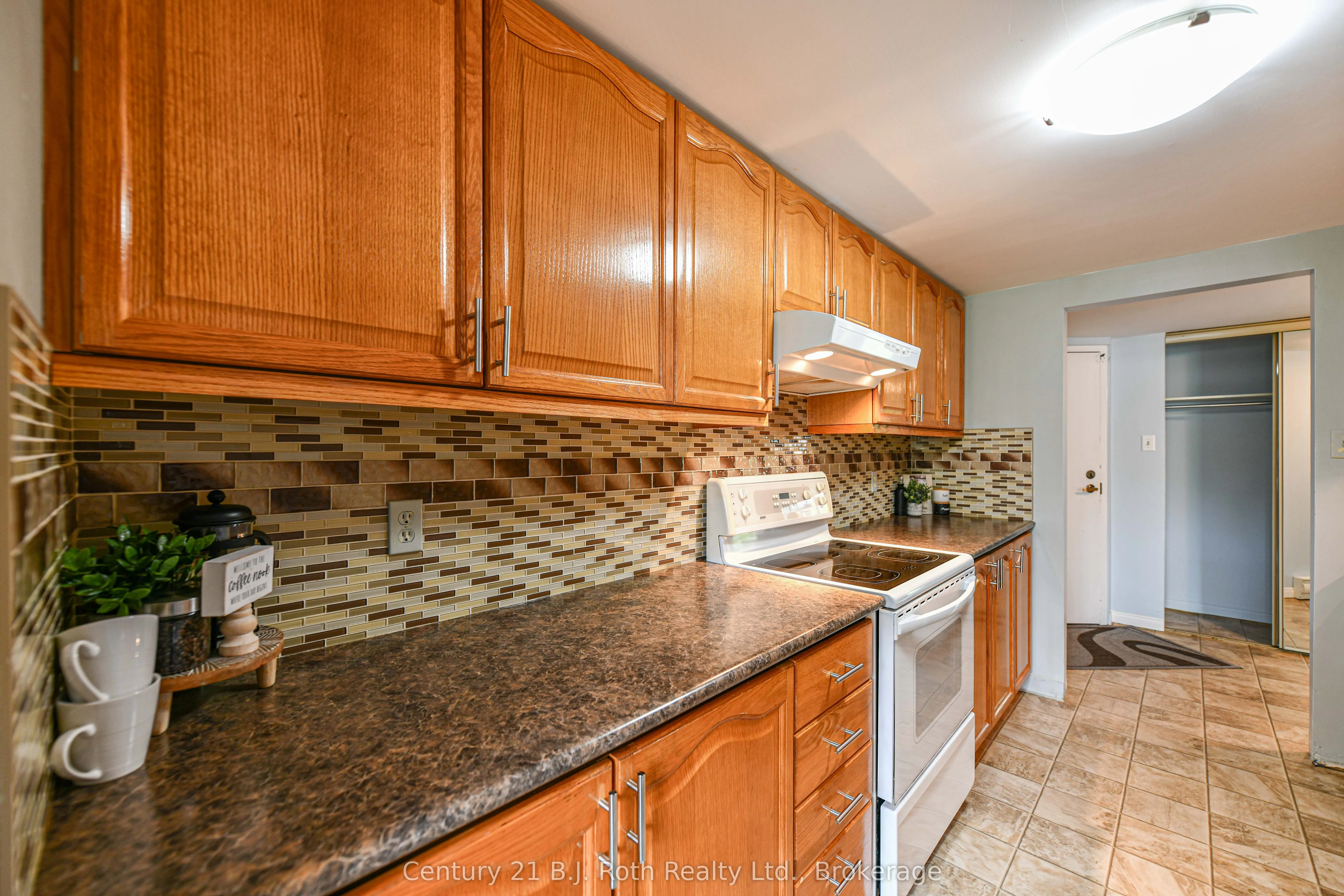 95 Matchedash Street N, #104