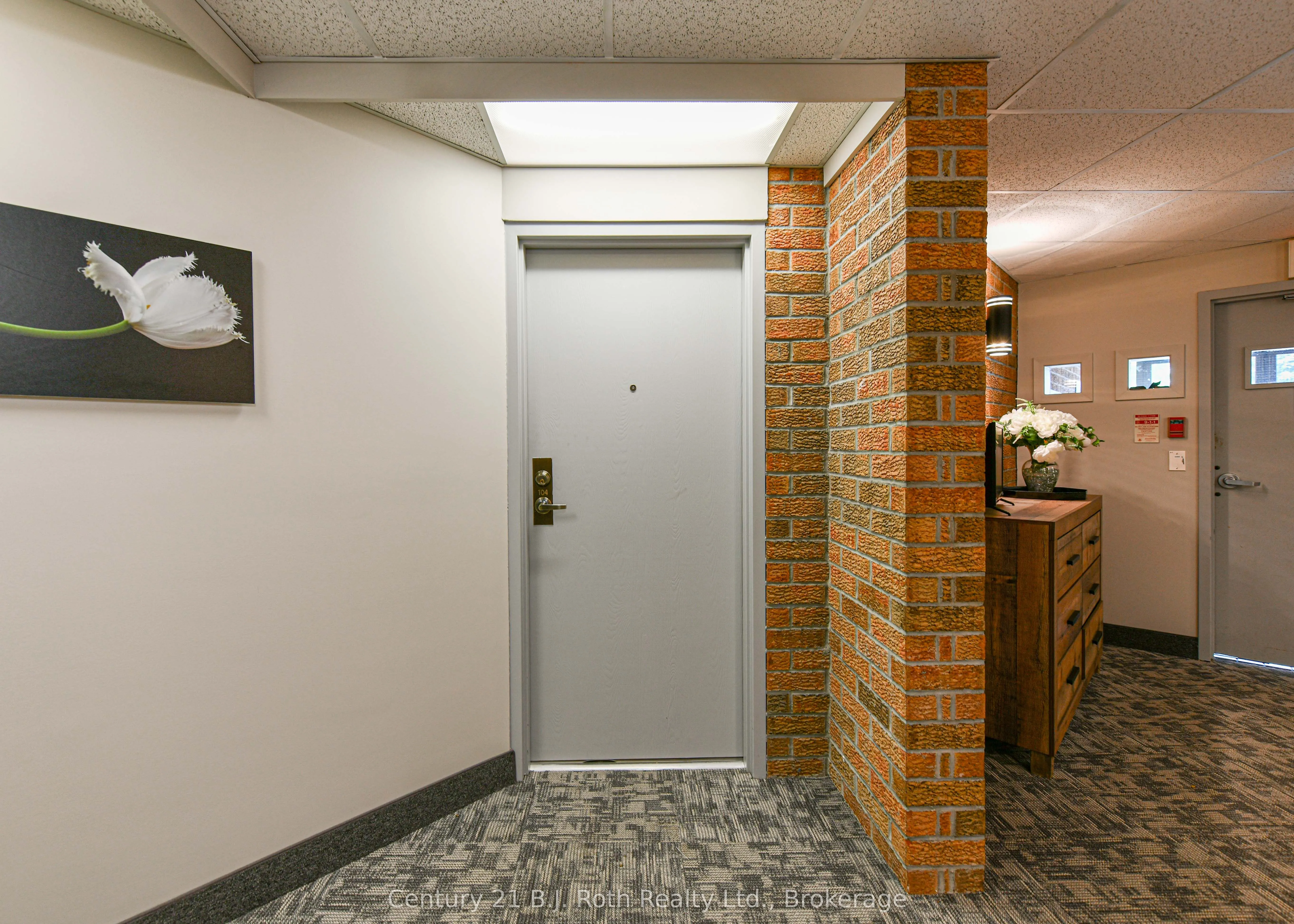 95 Matchedash Street N, #104