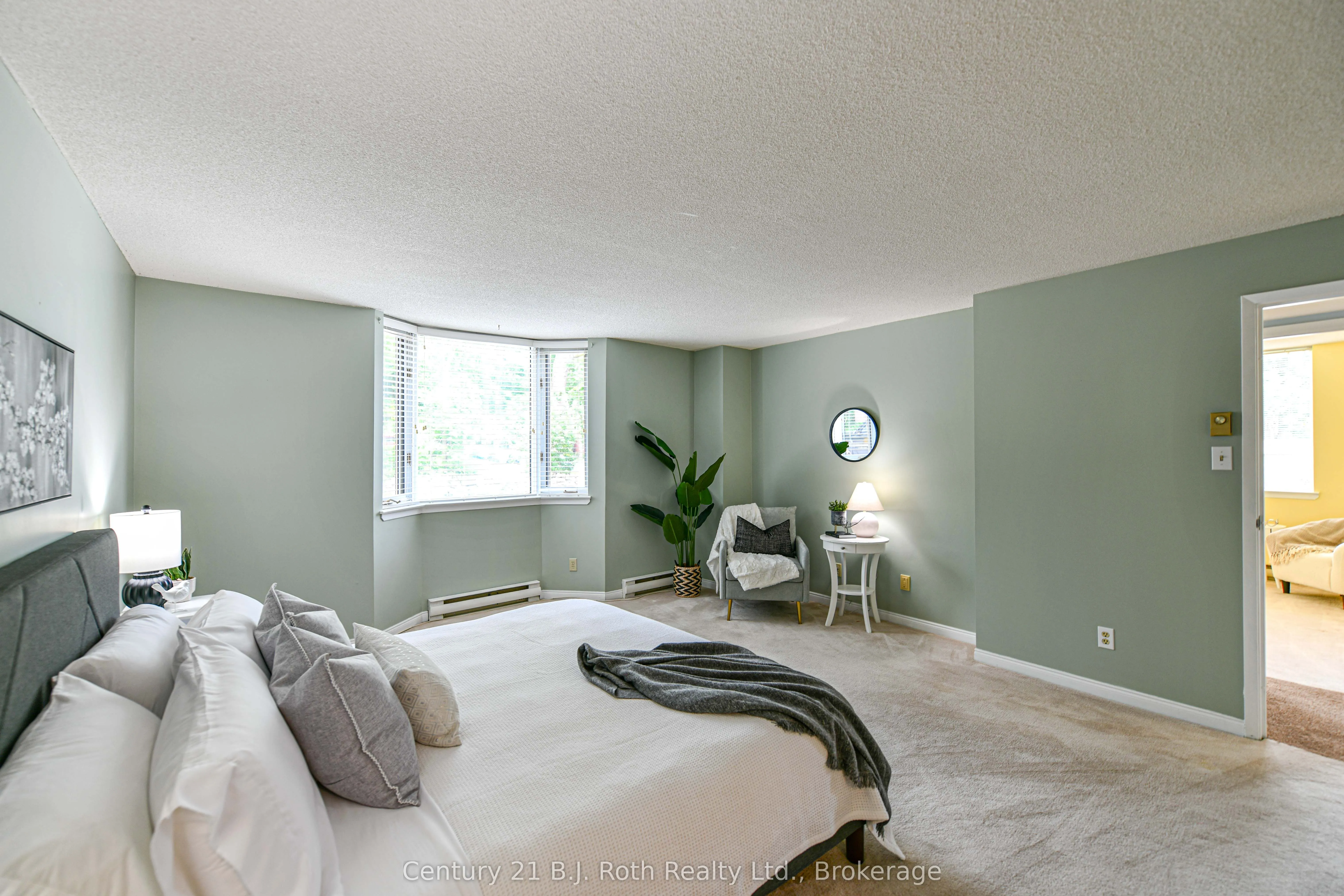95 Matchedash Street N, #104