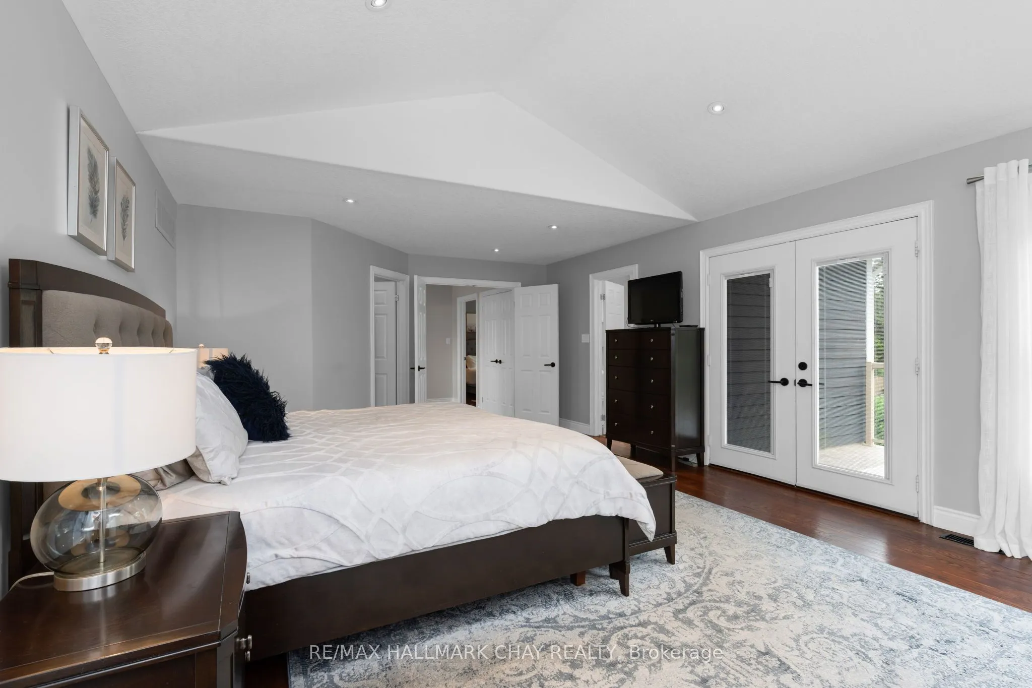 146 LAKESHORE Road W