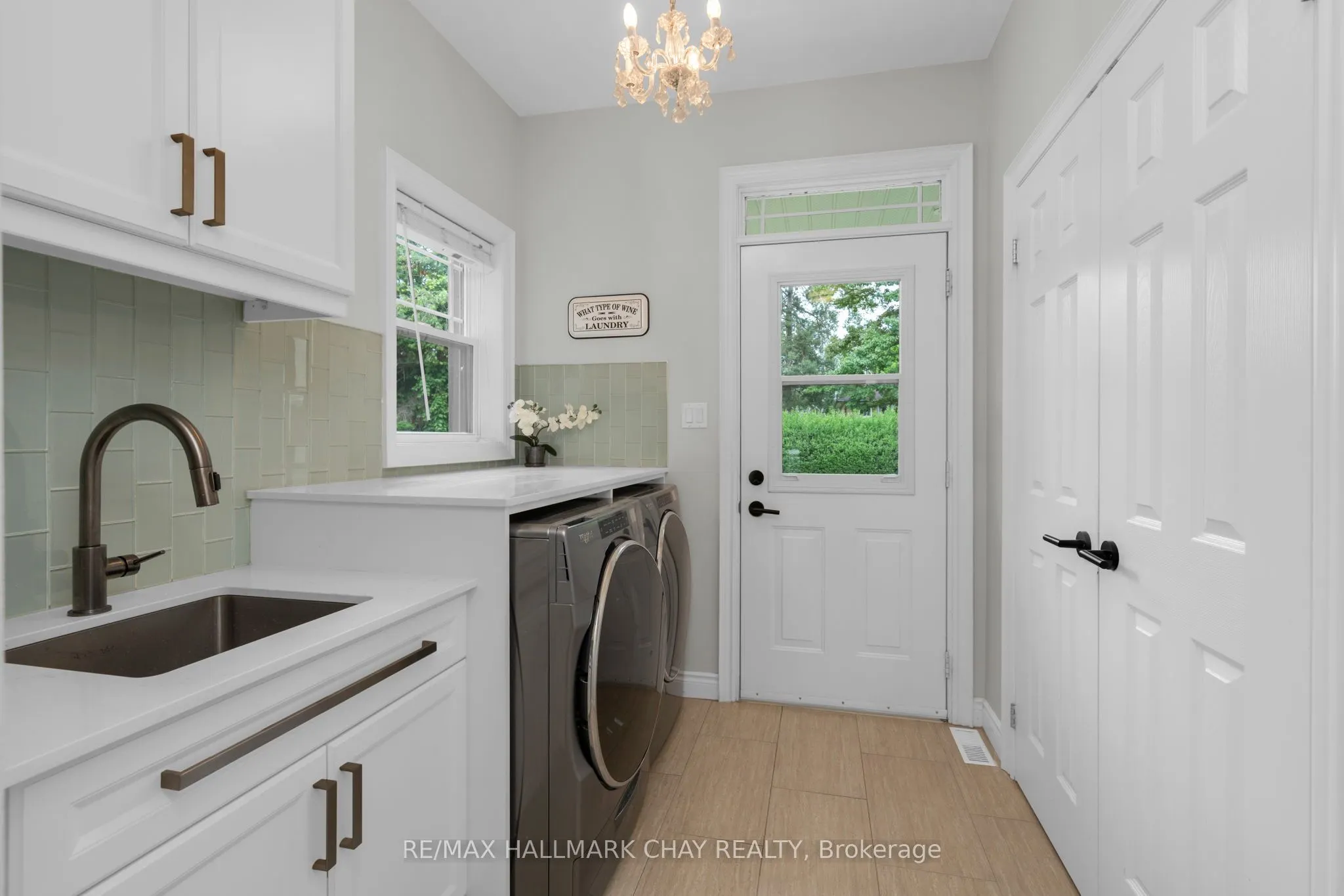 146 LAKESHORE Road W