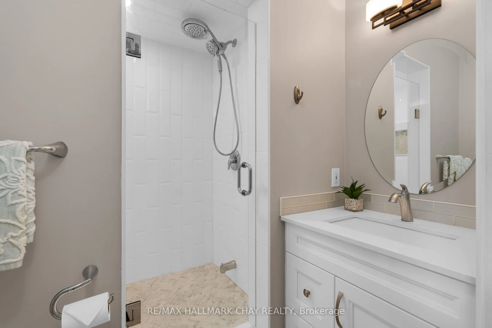146 LAKESHORE Road W