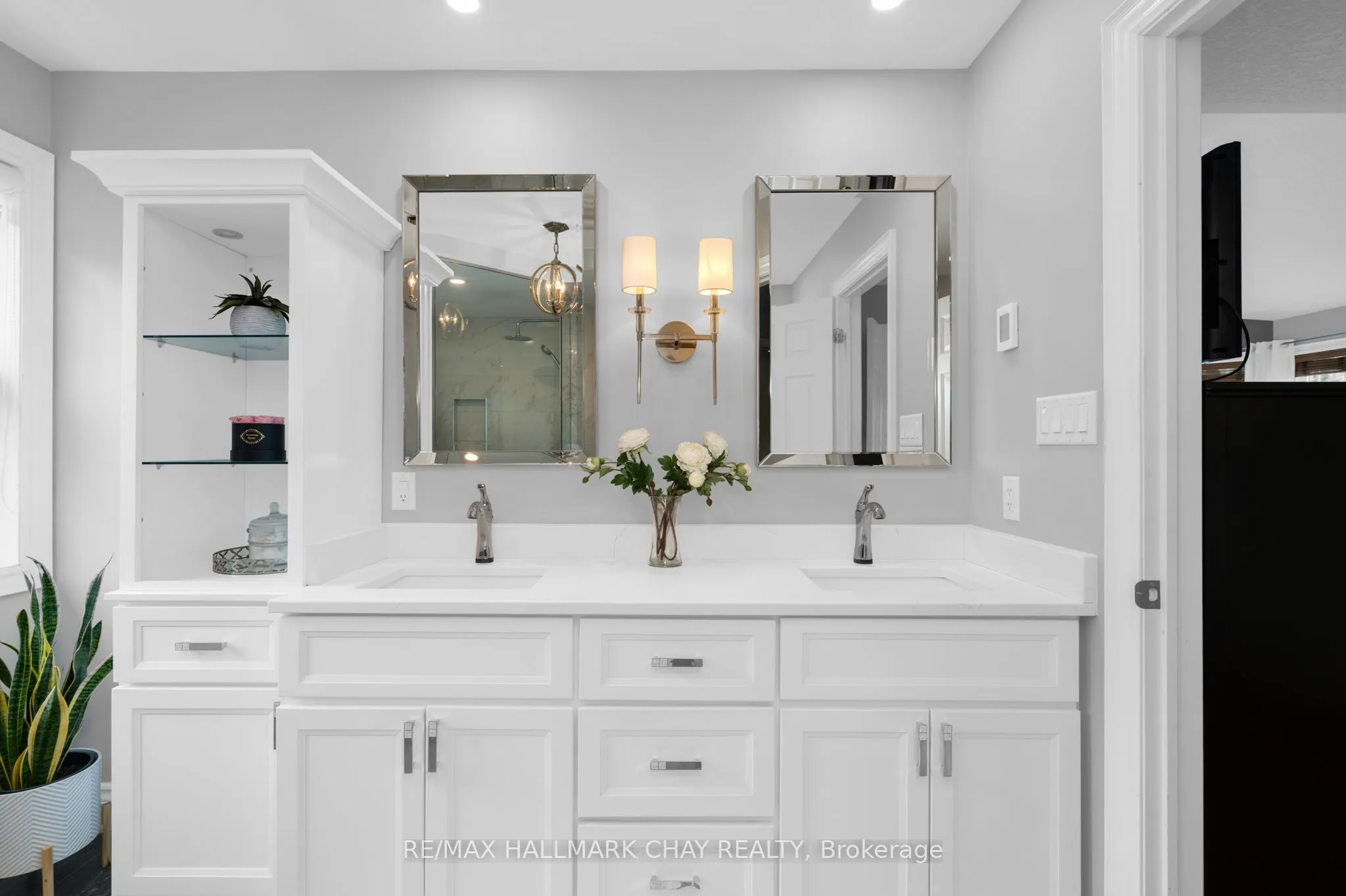 146 LAKESHORE Road W
