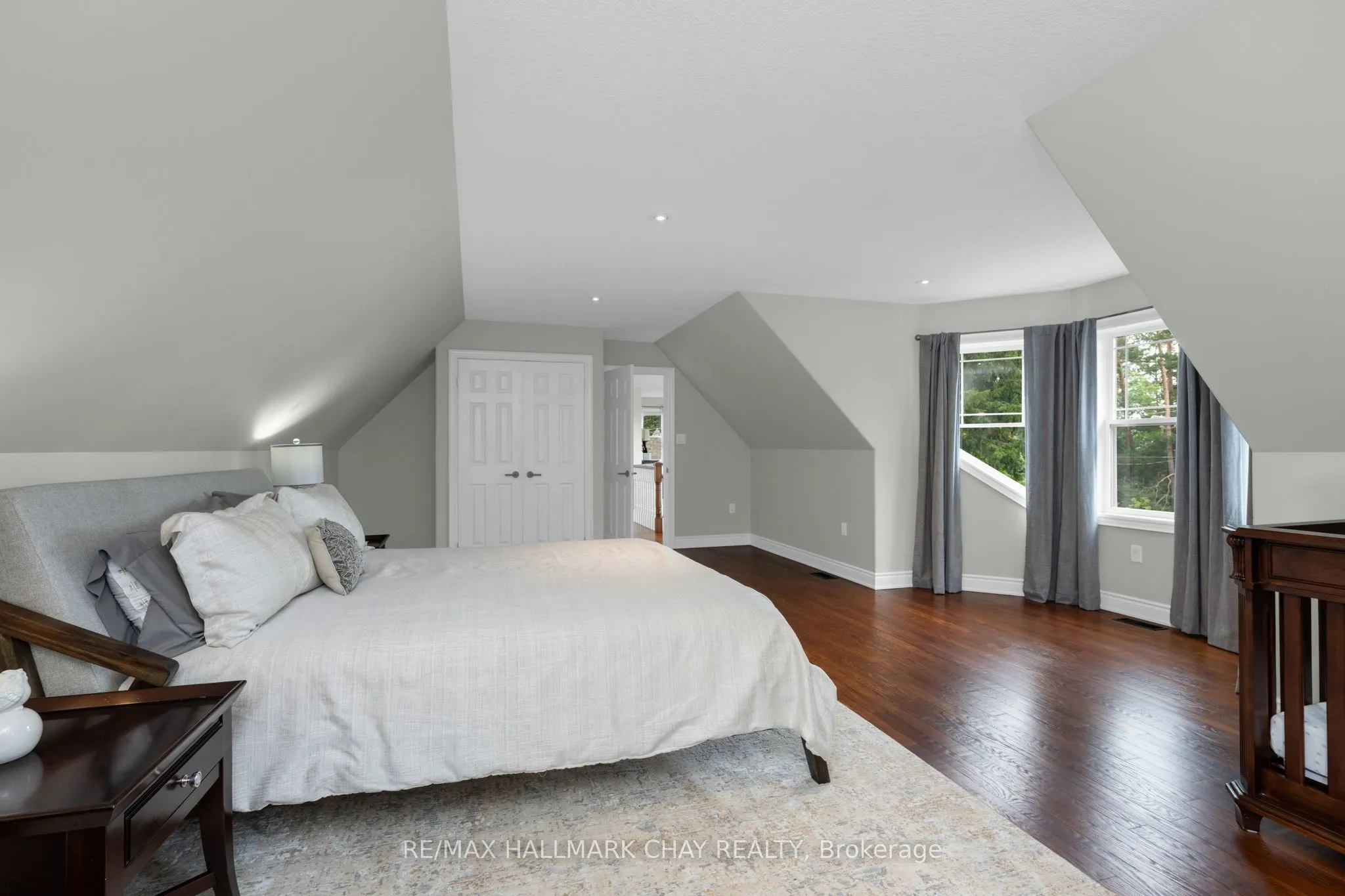 146 LAKESHORE Road W