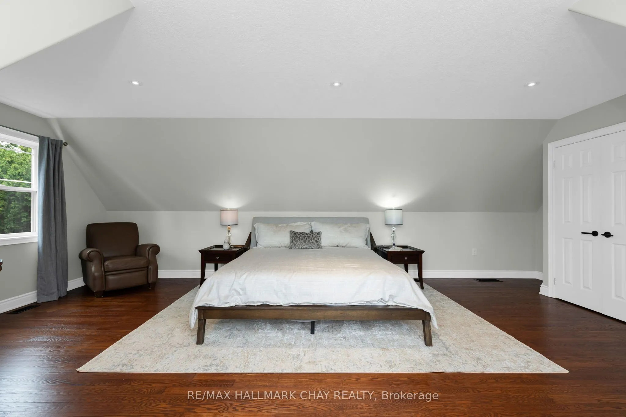 146 LAKESHORE Road W