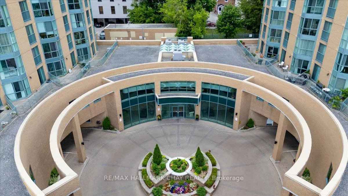 140 Dunlop Street E, #807