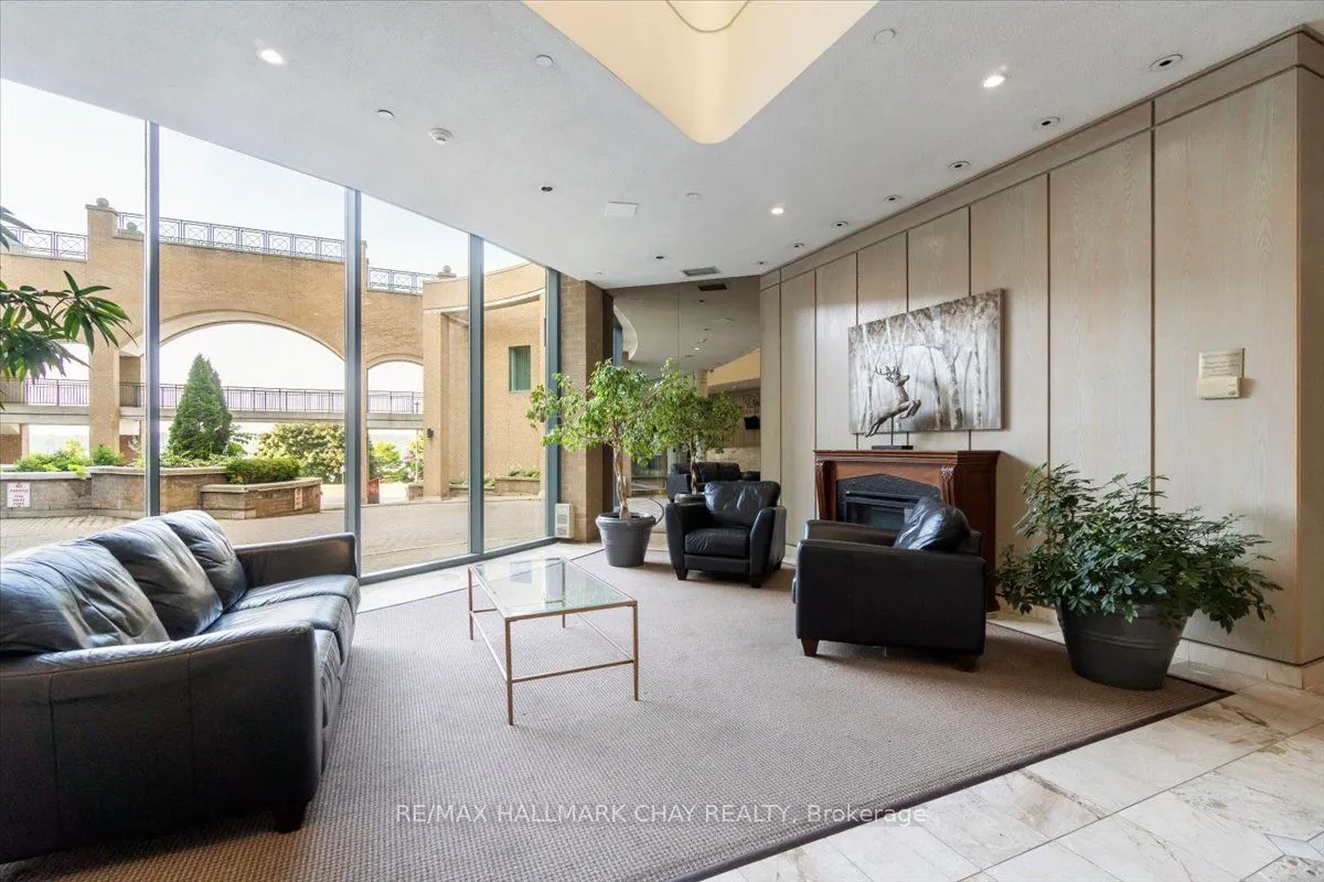 140 Dunlop Street E, #807