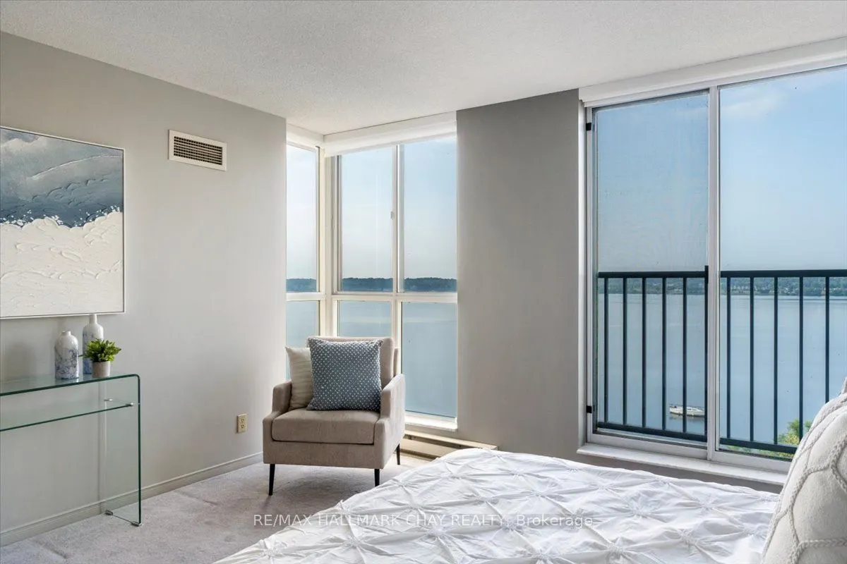 140 Dunlop Street E, #807