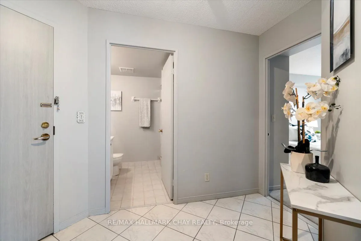 140 Dunlop Street E, #807