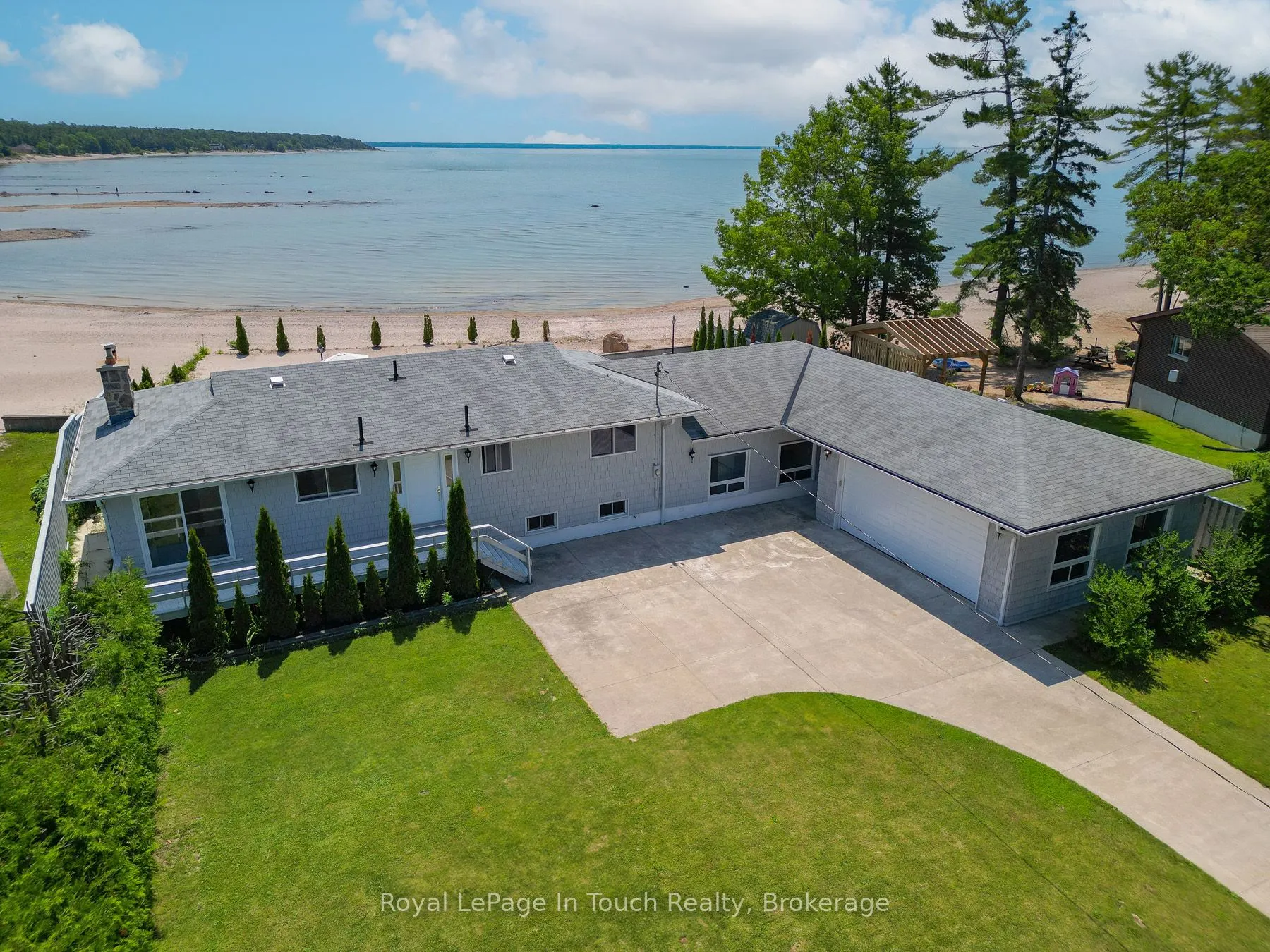 1420 Tiny Beaches Road N