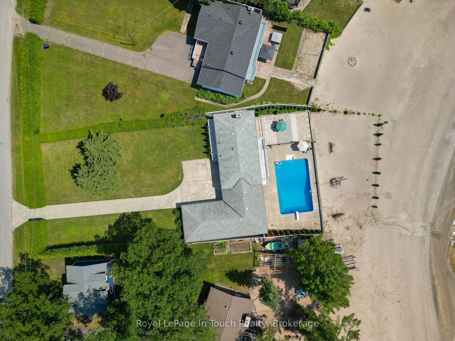 1420 Tiny Beaches Road N