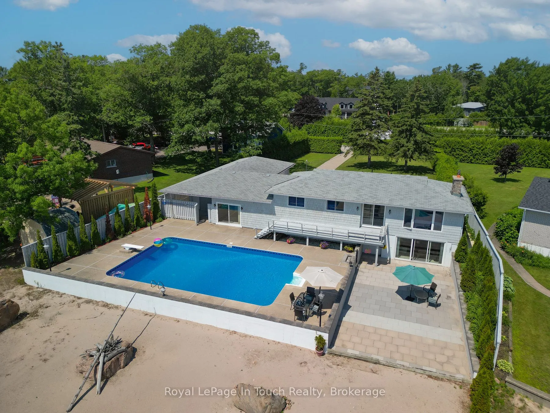 1420 Tiny Beaches Road N