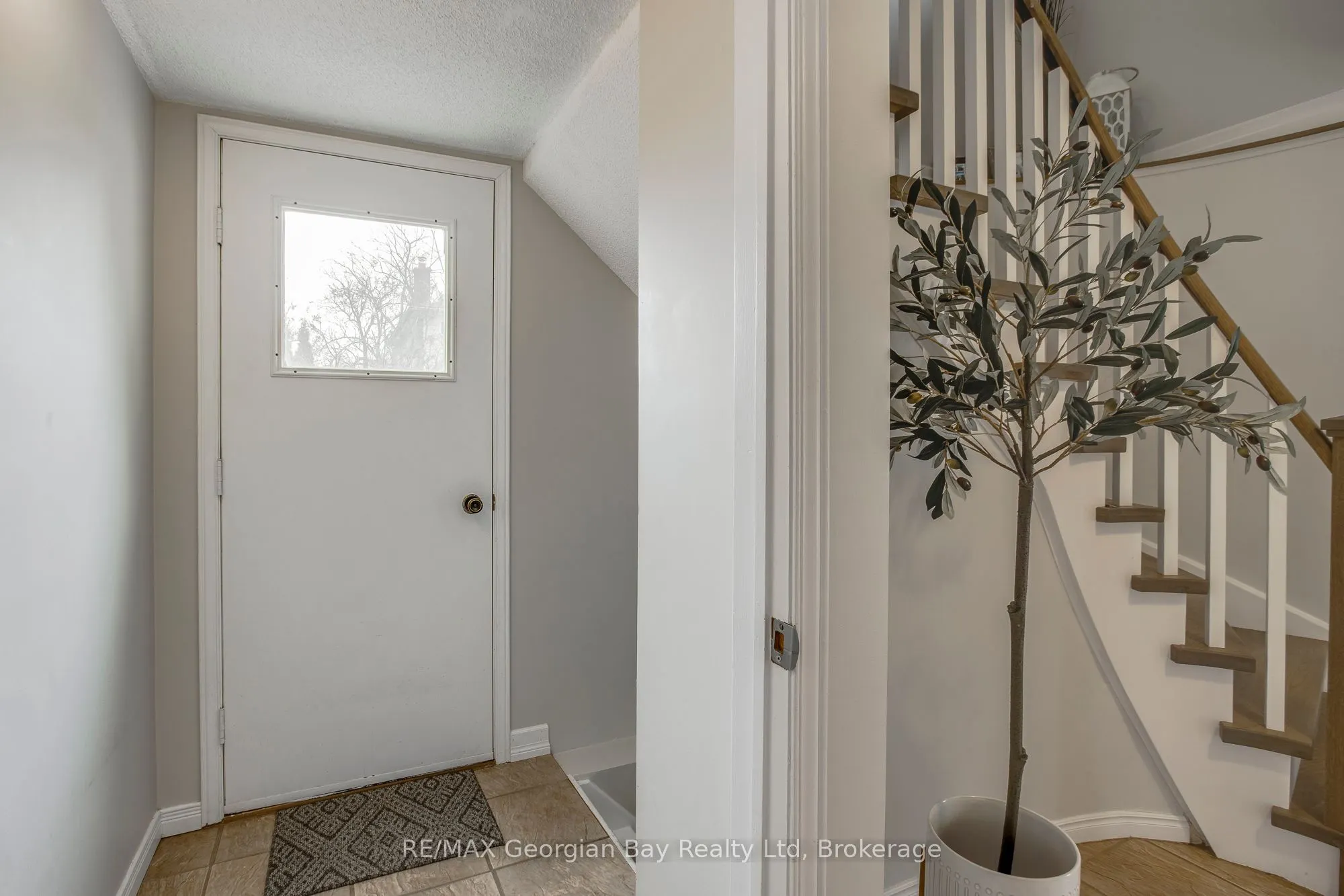 992 Dominion Avenue