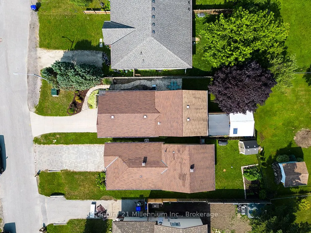 20 Leslie Drive