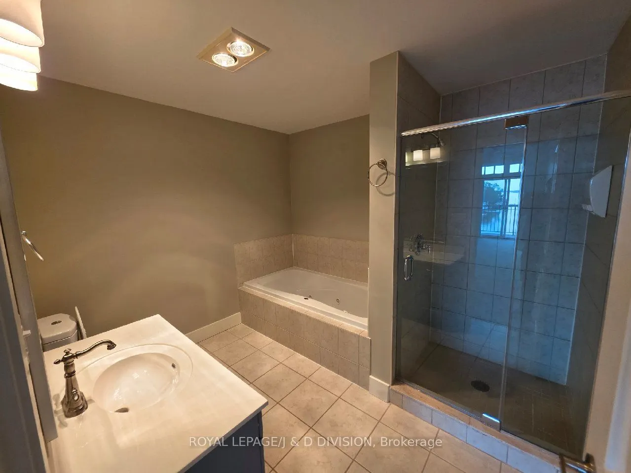 140 Cedar Island Road, #406
