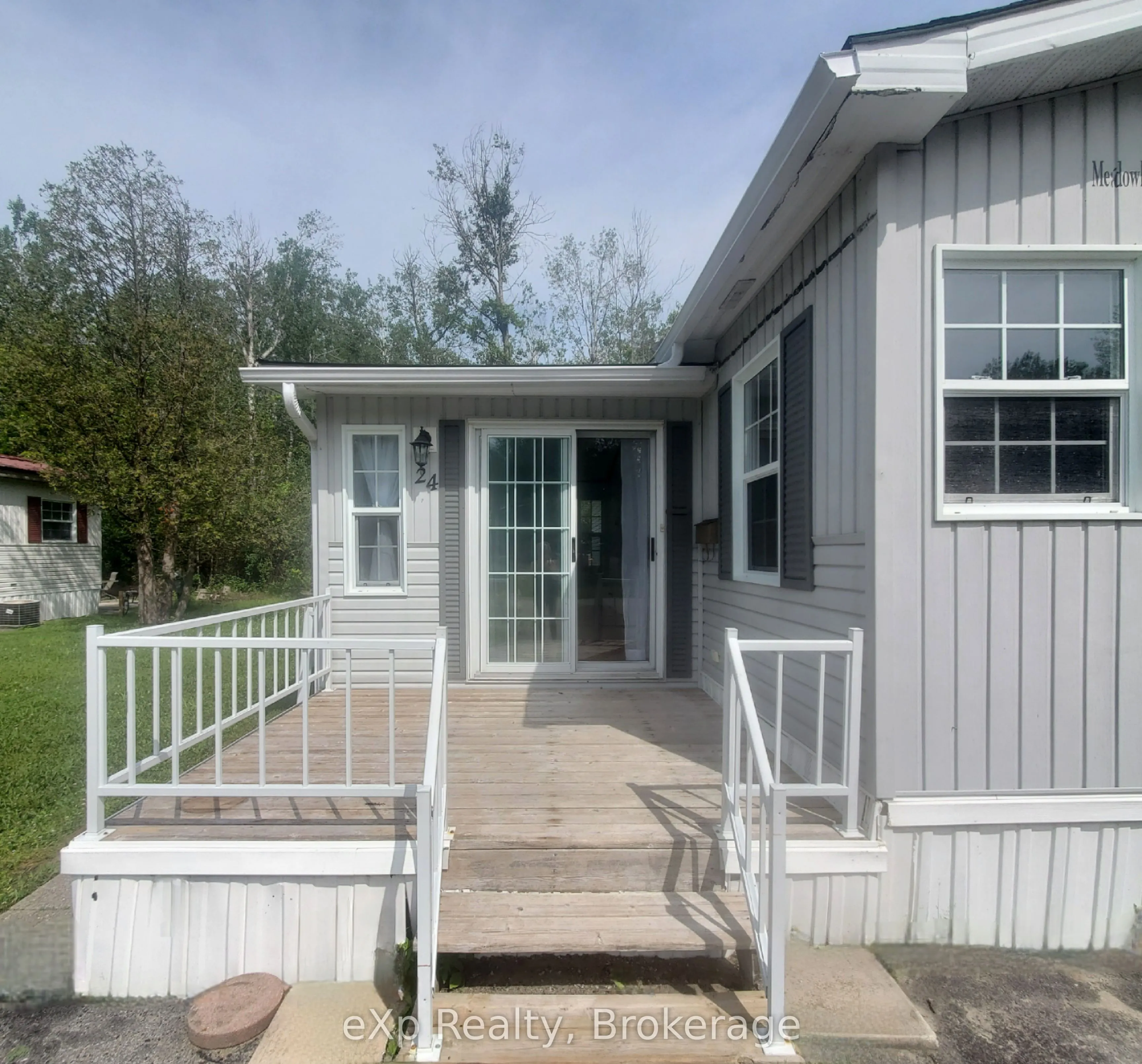 24 Prince Charles Avenue N