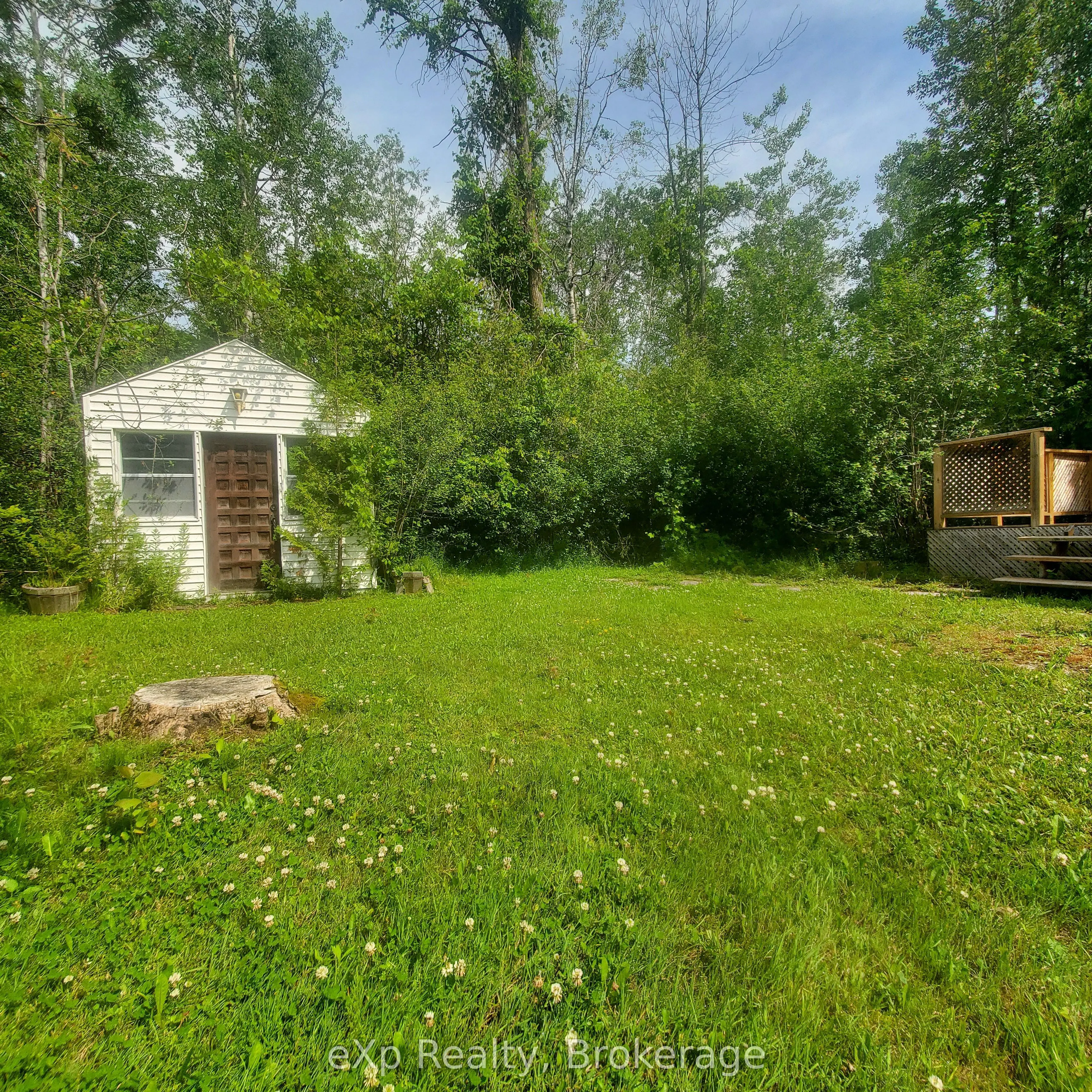 24 Prince Charles Avenue N