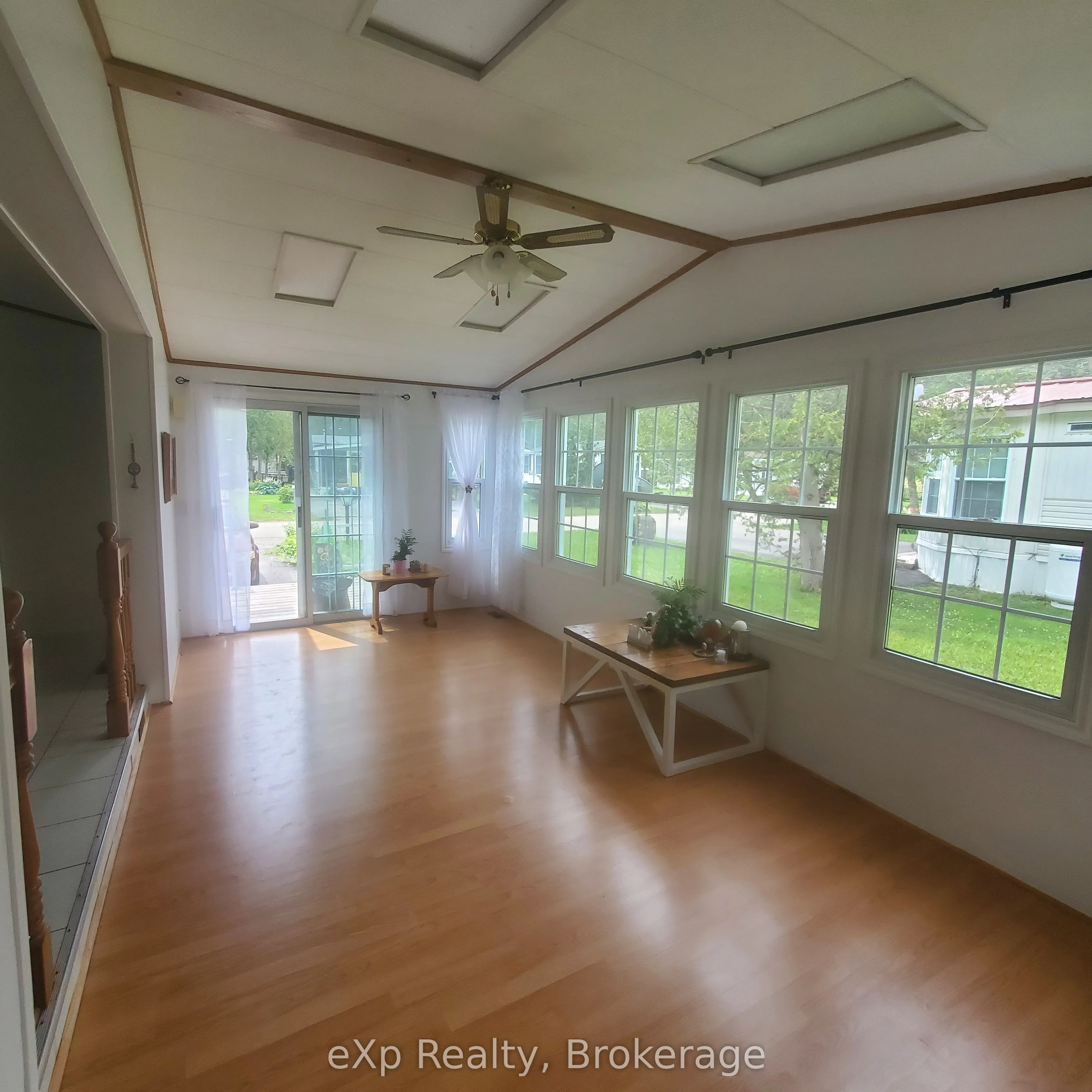 24 Prince Charles Avenue N