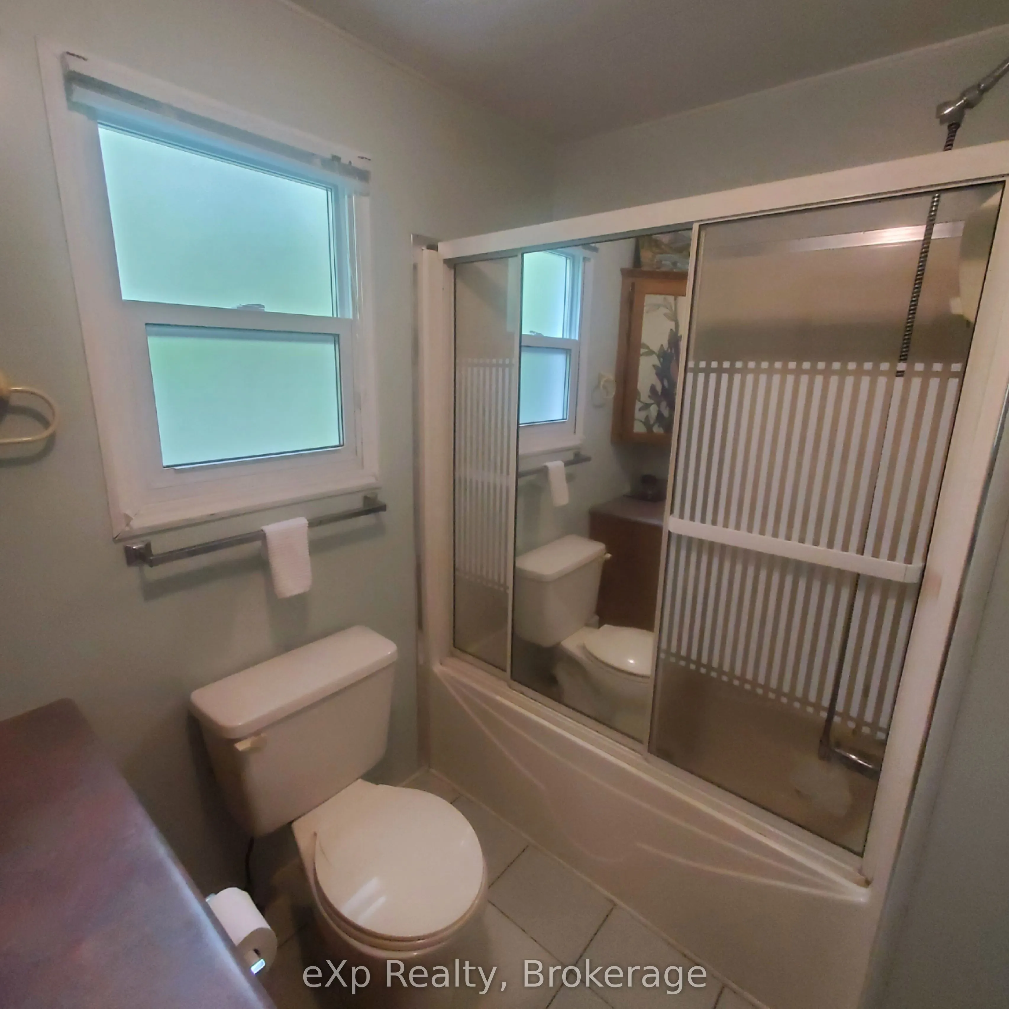 24 Prince Charles Avenue N