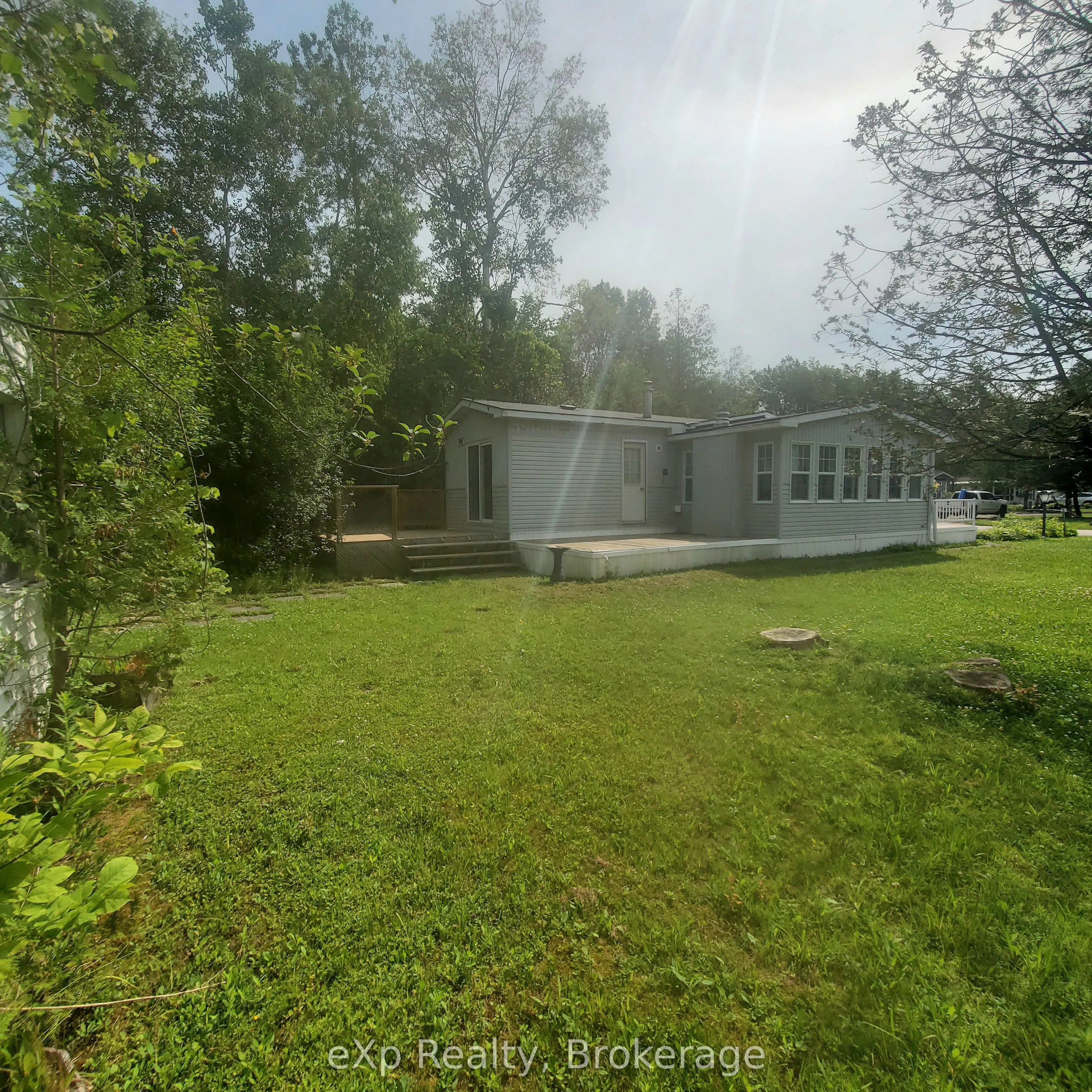24 Prince Charles Avenue N