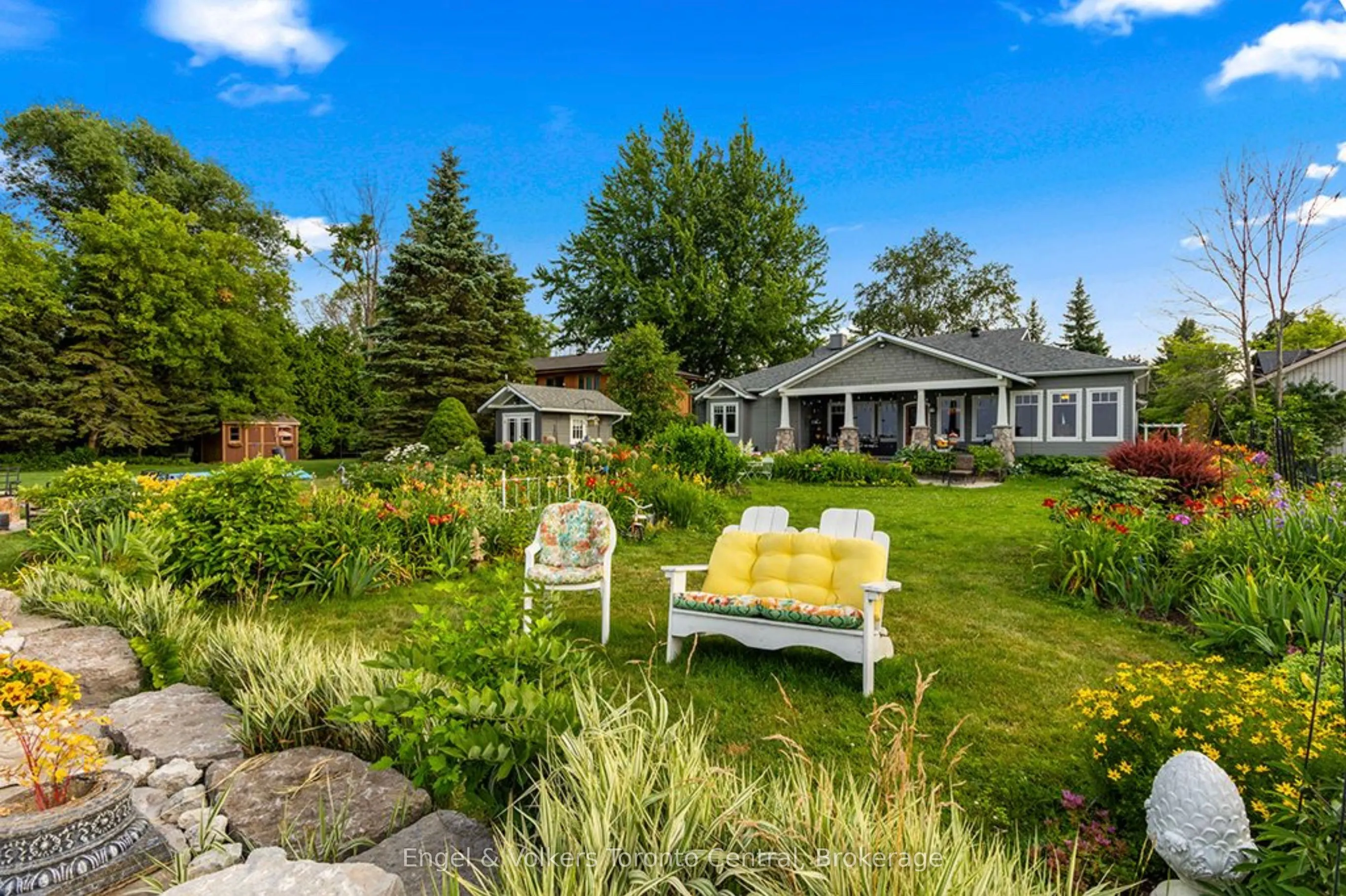 19 Georgian Manor Drive