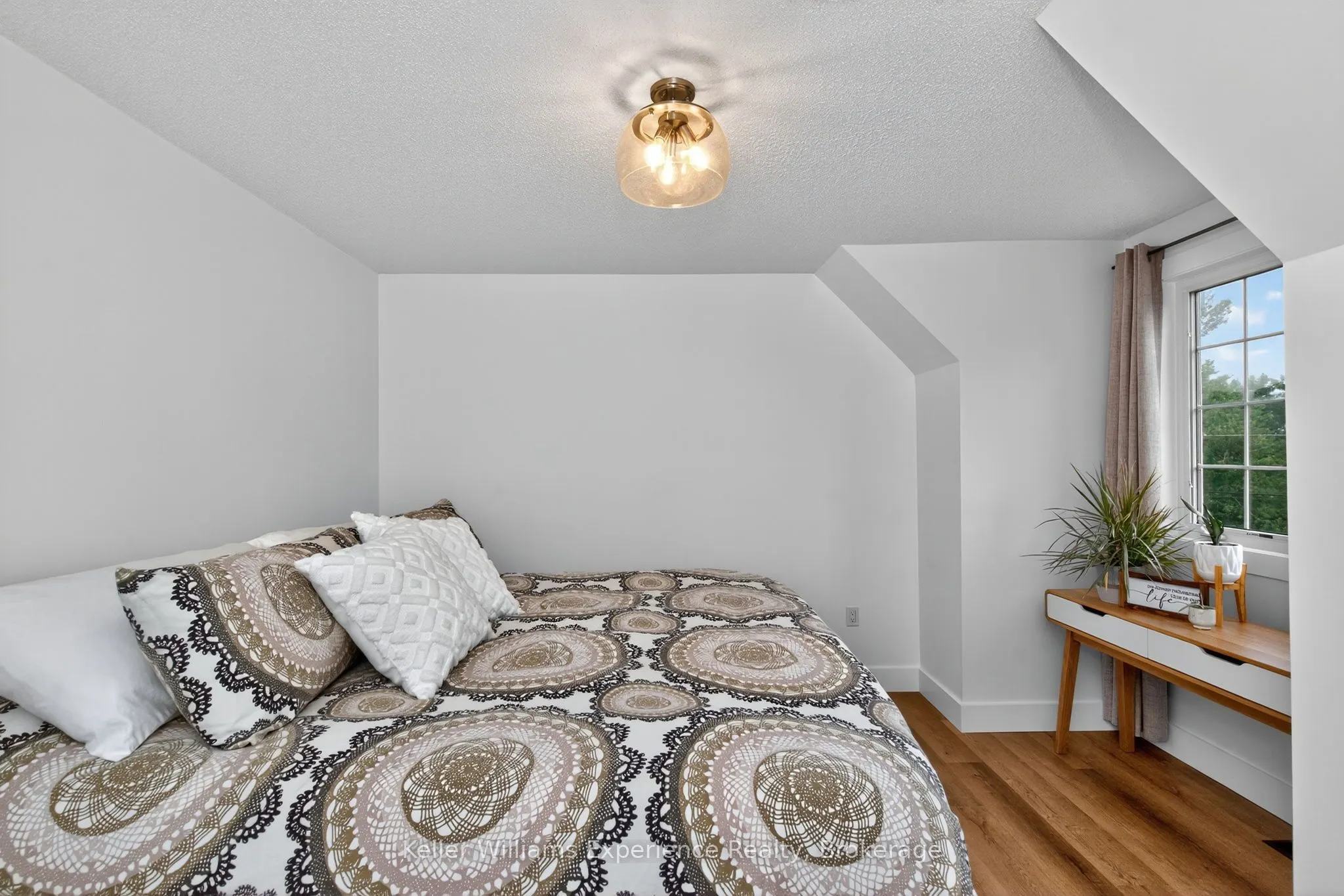 177 Robins Point Road
