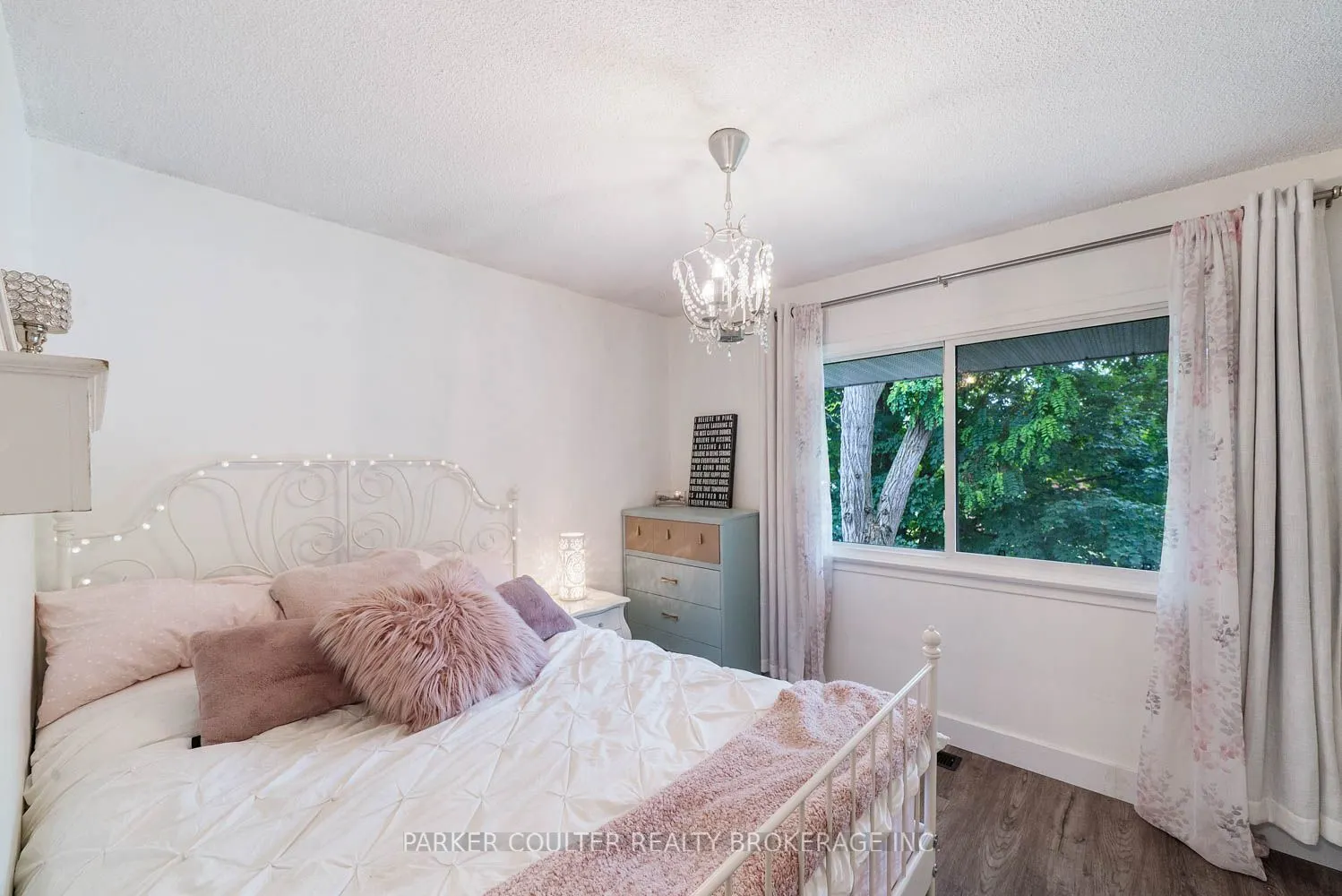 2 Noraline Avenue