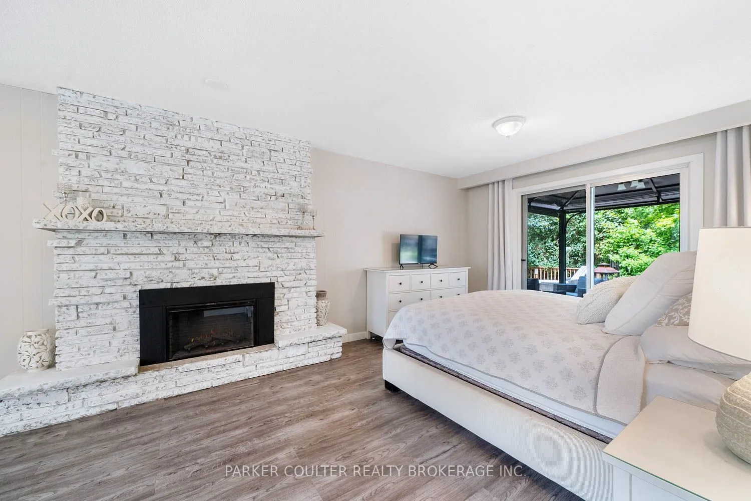 2 Noraline Avenue