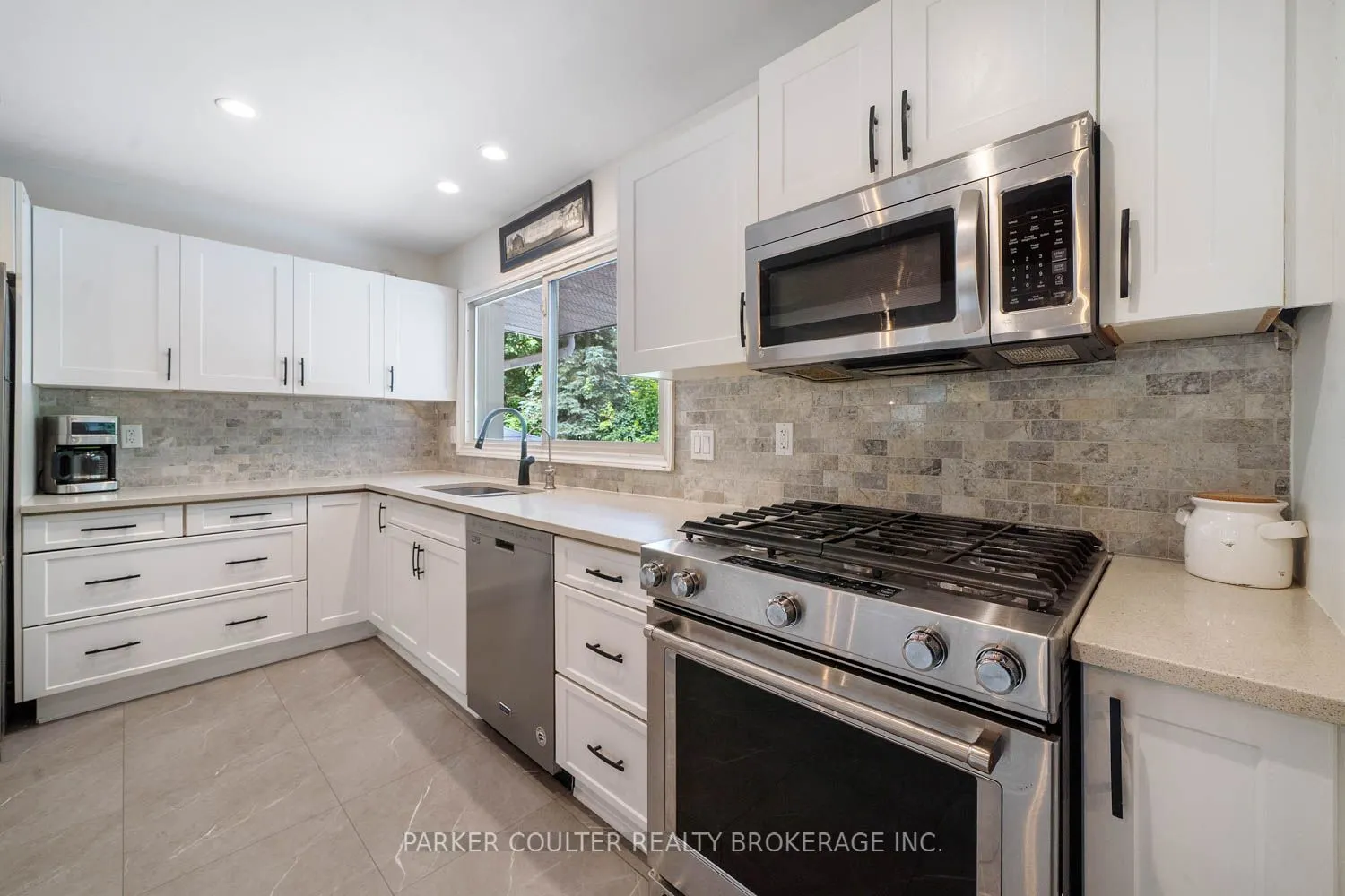 2 Noraline Avenue