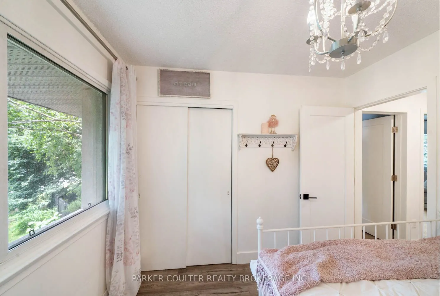 2 Noraline Avenue