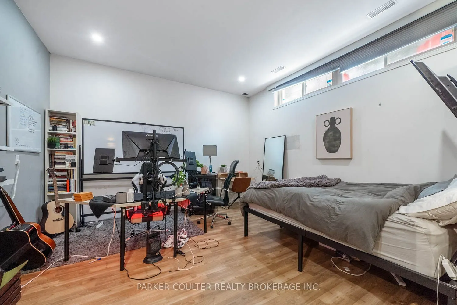 2 Noraline Avenue